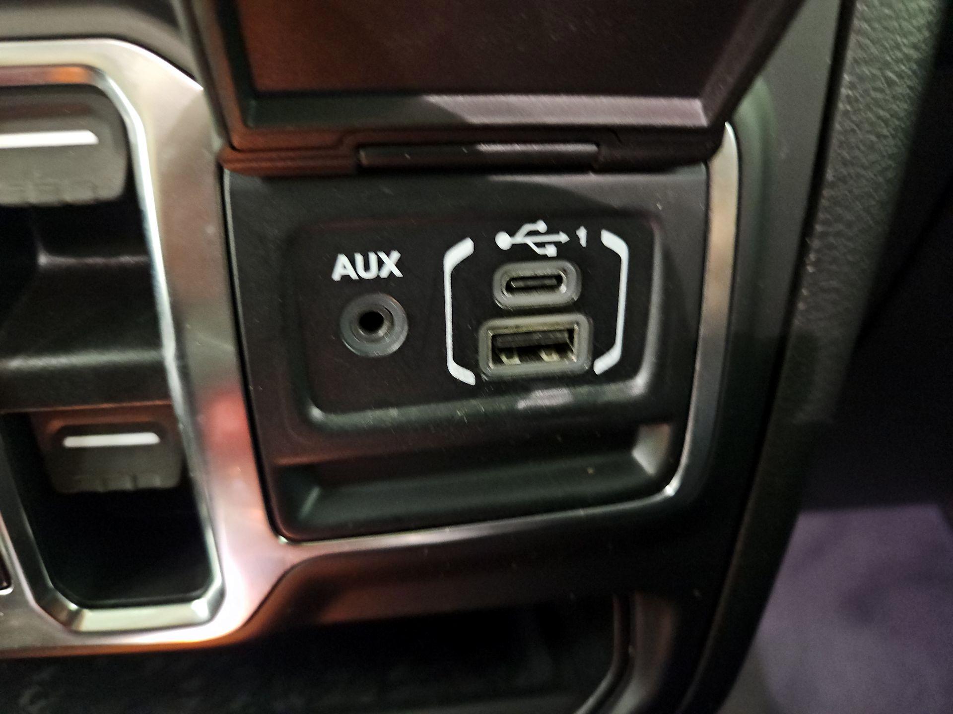 Thumbnail: 2021 Jeep Gladiator - 18