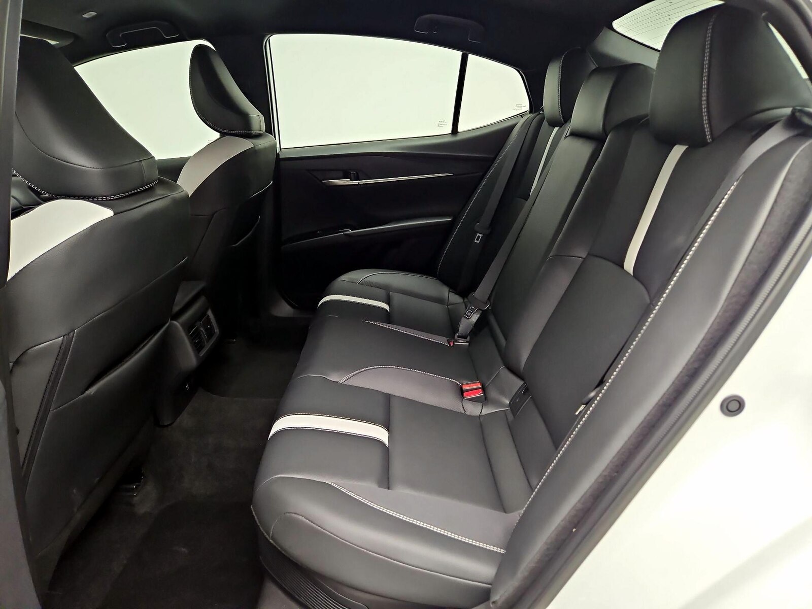 2026 Toyota Camry SE - Photo 20