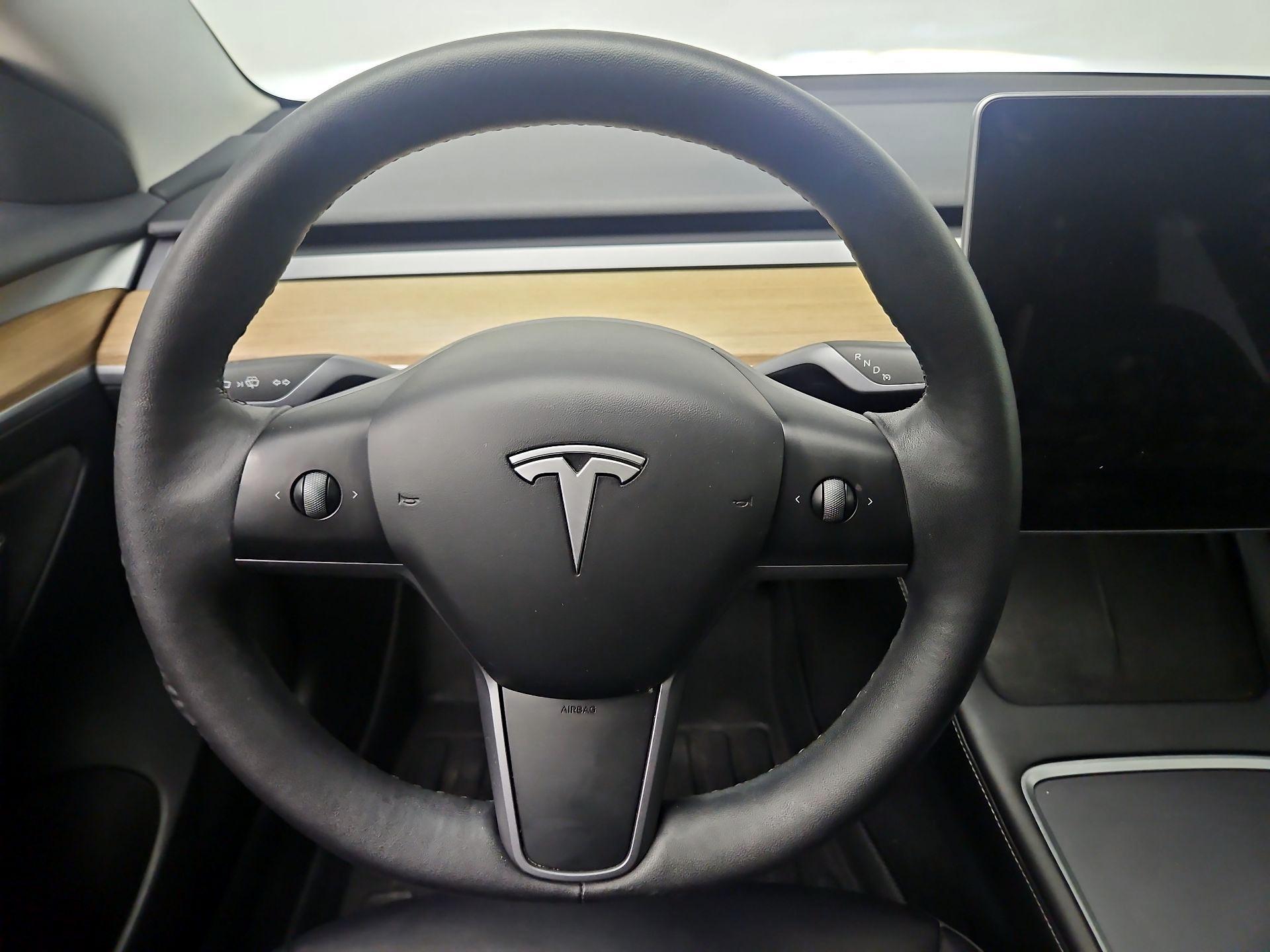Thumbnail: 2023 Tesla Model 3 - 10