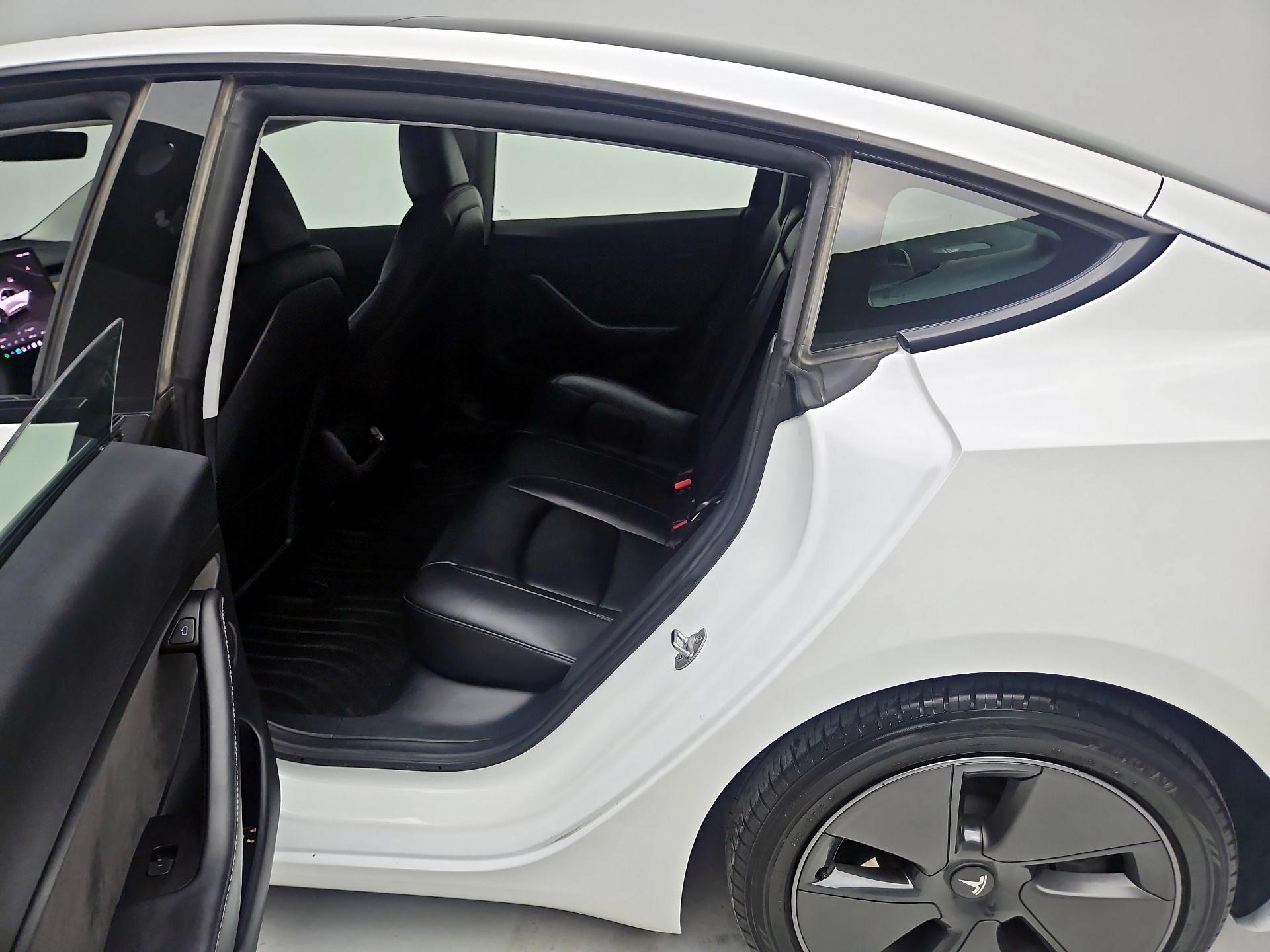 Thumbnail: 2023 Tesla Model 3 - 19