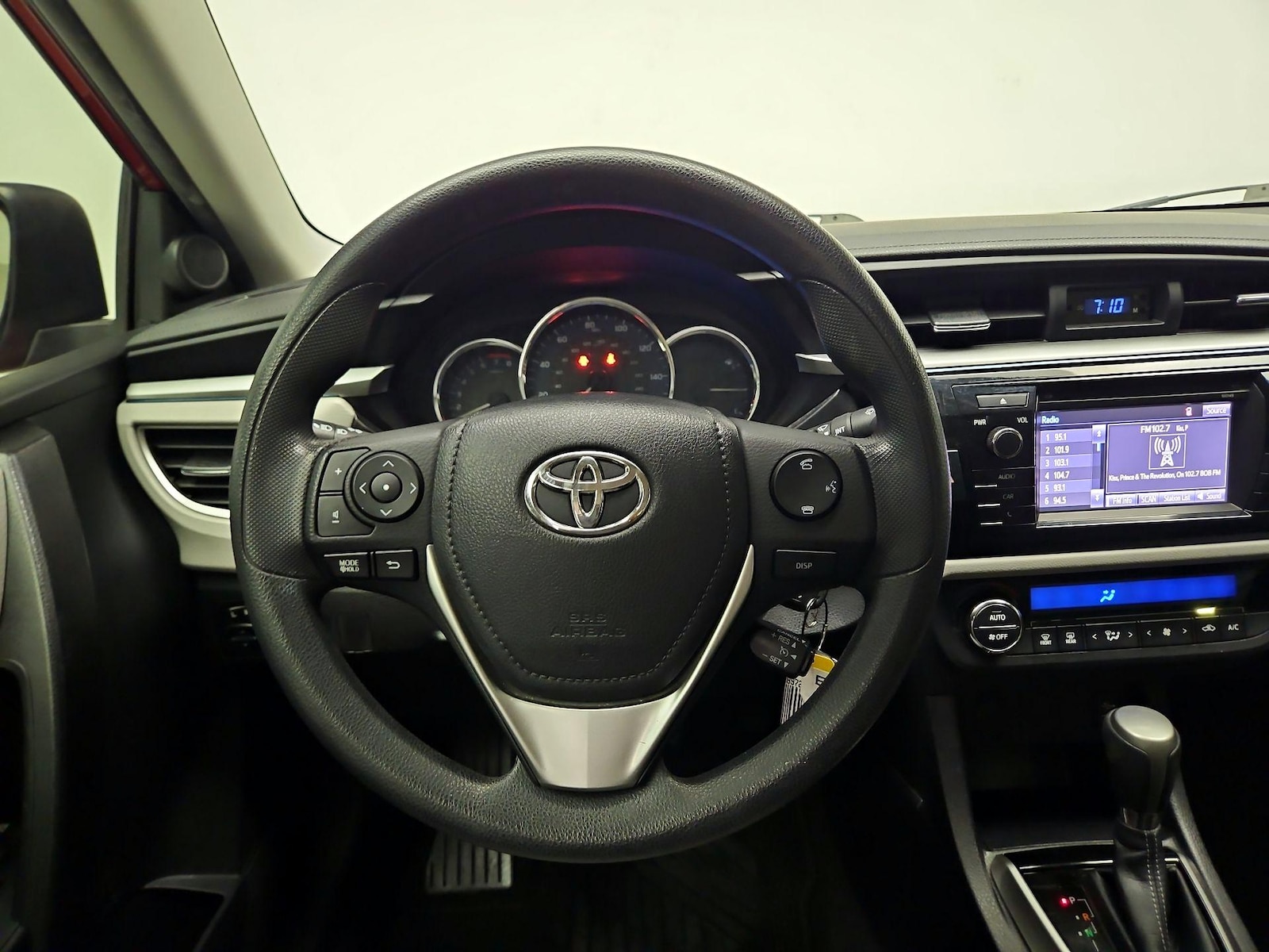 2015 Toyota Corolla LE - Photo 11