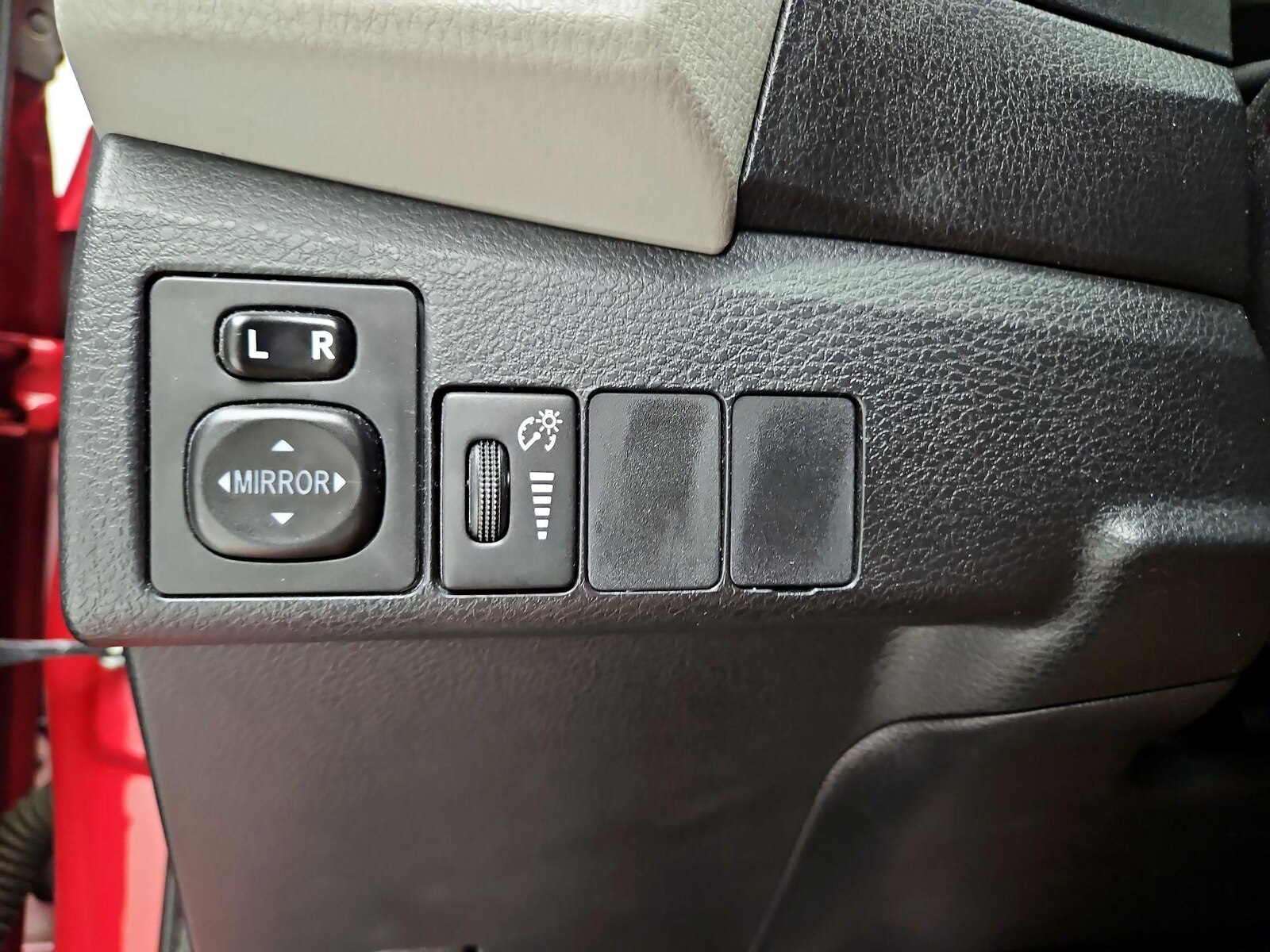 2015 Toyota Corolla LE - Photo 14
