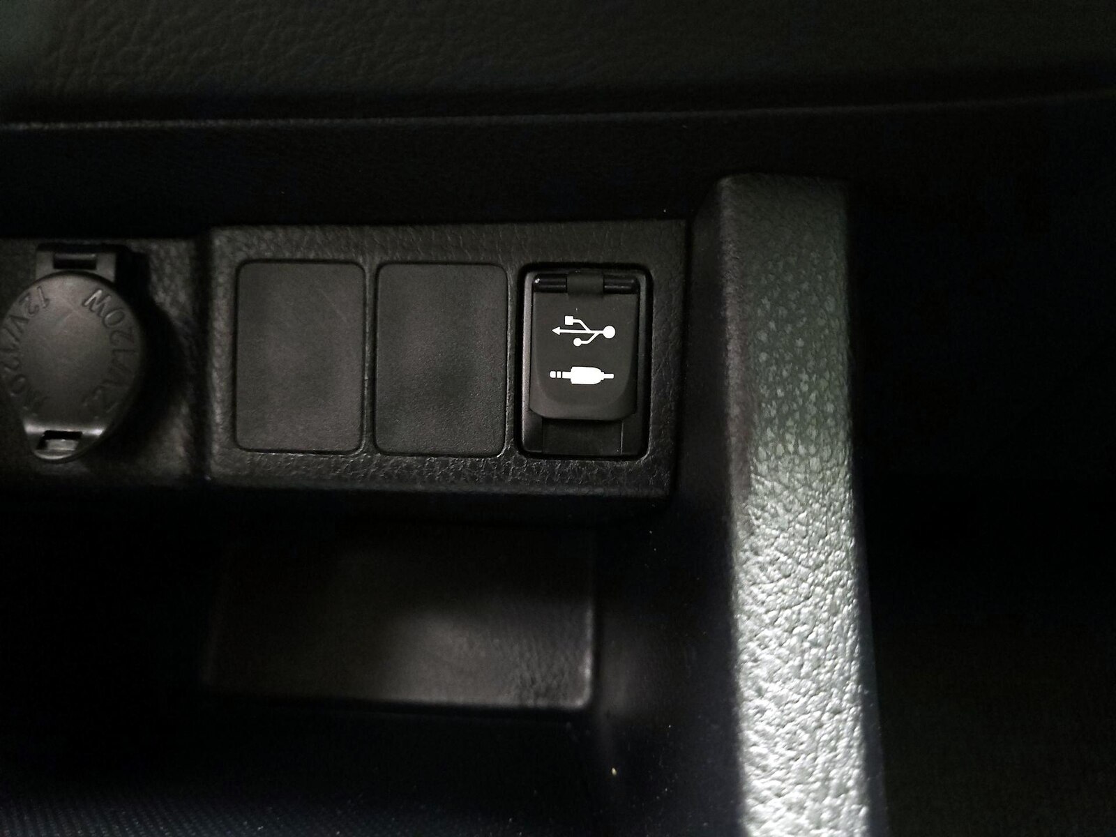 2015 Toyota Corolla LE - Photo 19
