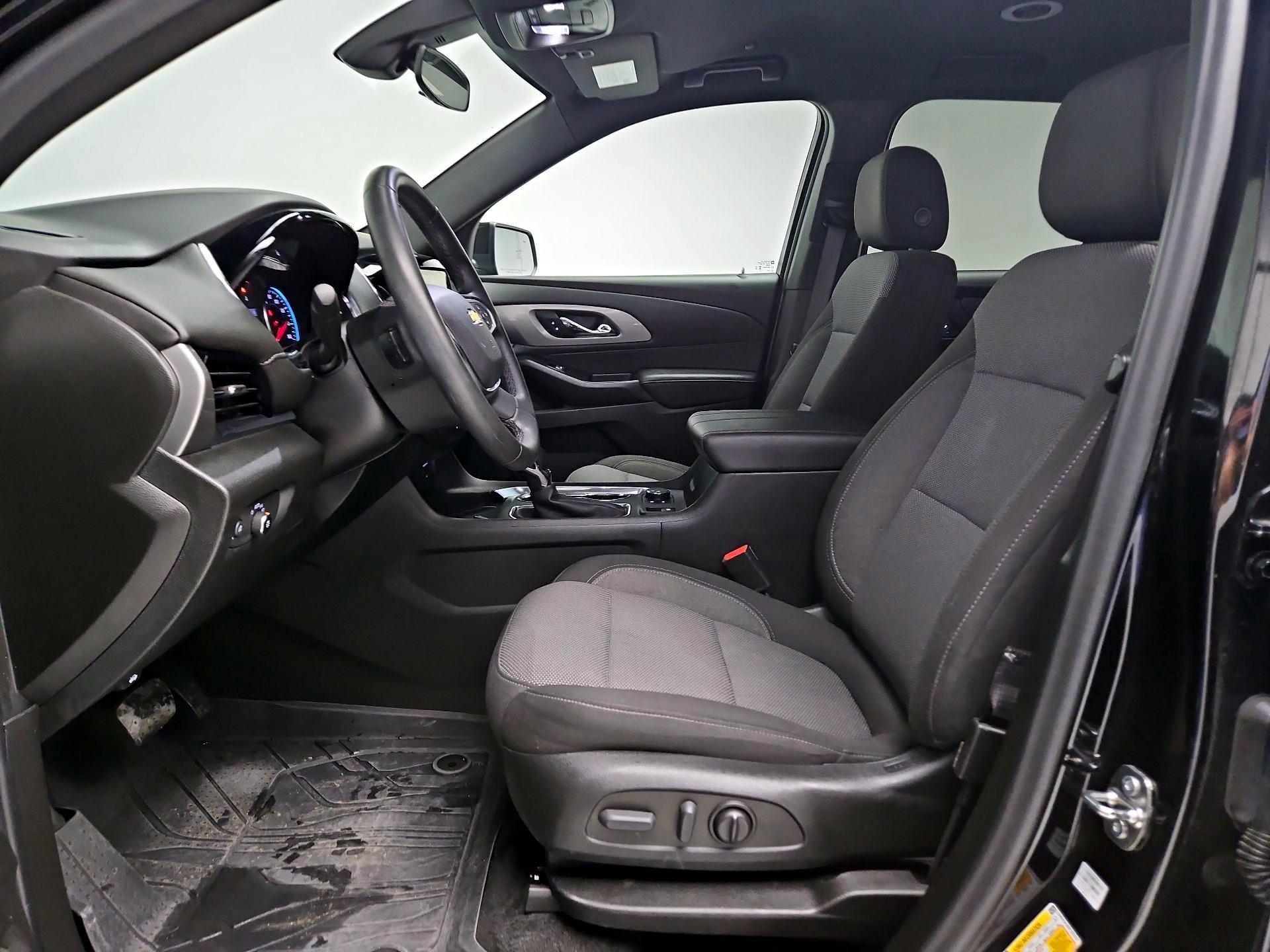Thumbnail: 2023 Chevrolet Traverse - 11