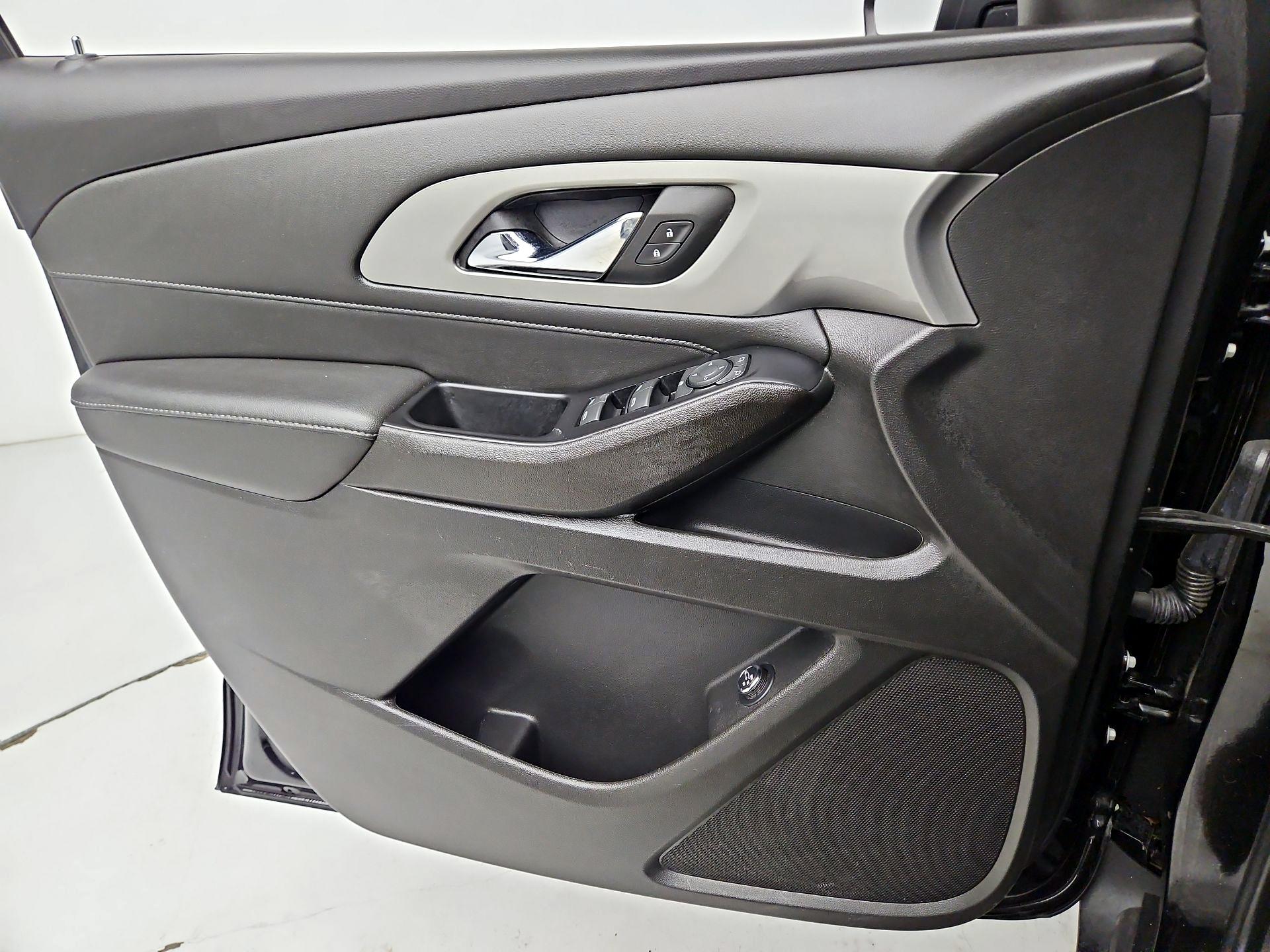 Thumbnail: 2023 Chevrolet Traverse - 12