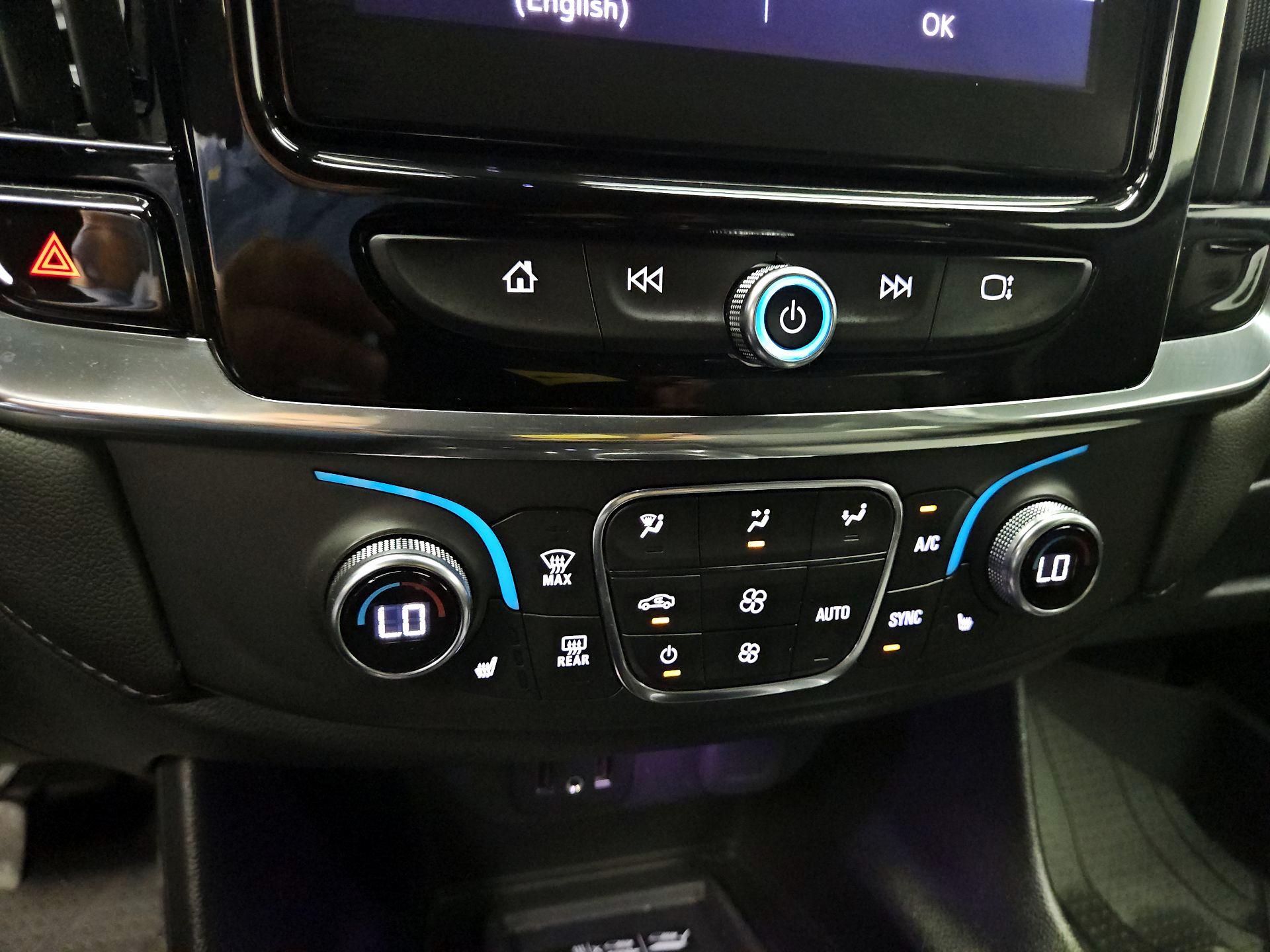 Thumbnail: 2023 Chevrolet Traverse - 16