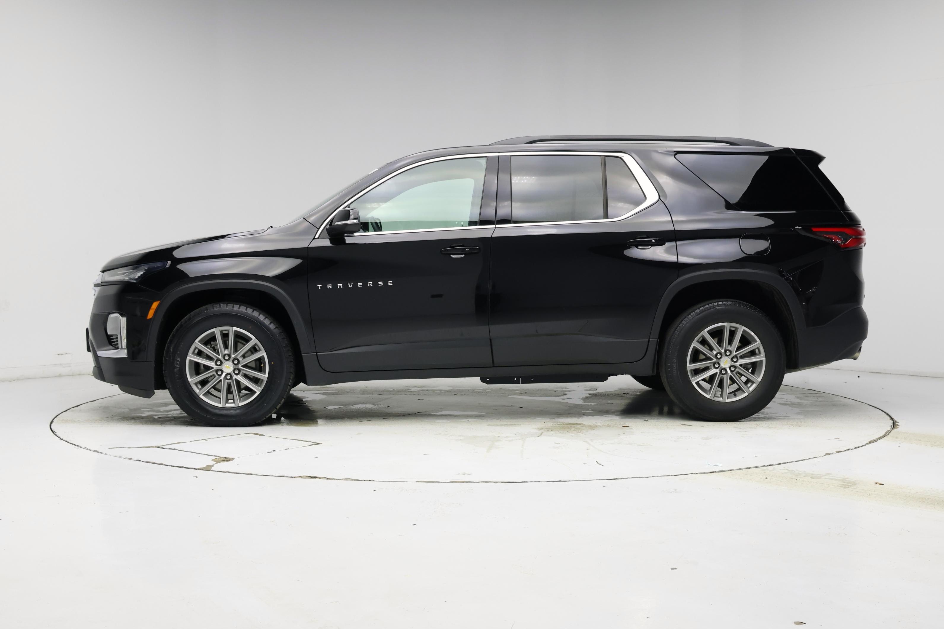 Thumbnail: 2023 Chevrolet Traverse - 3