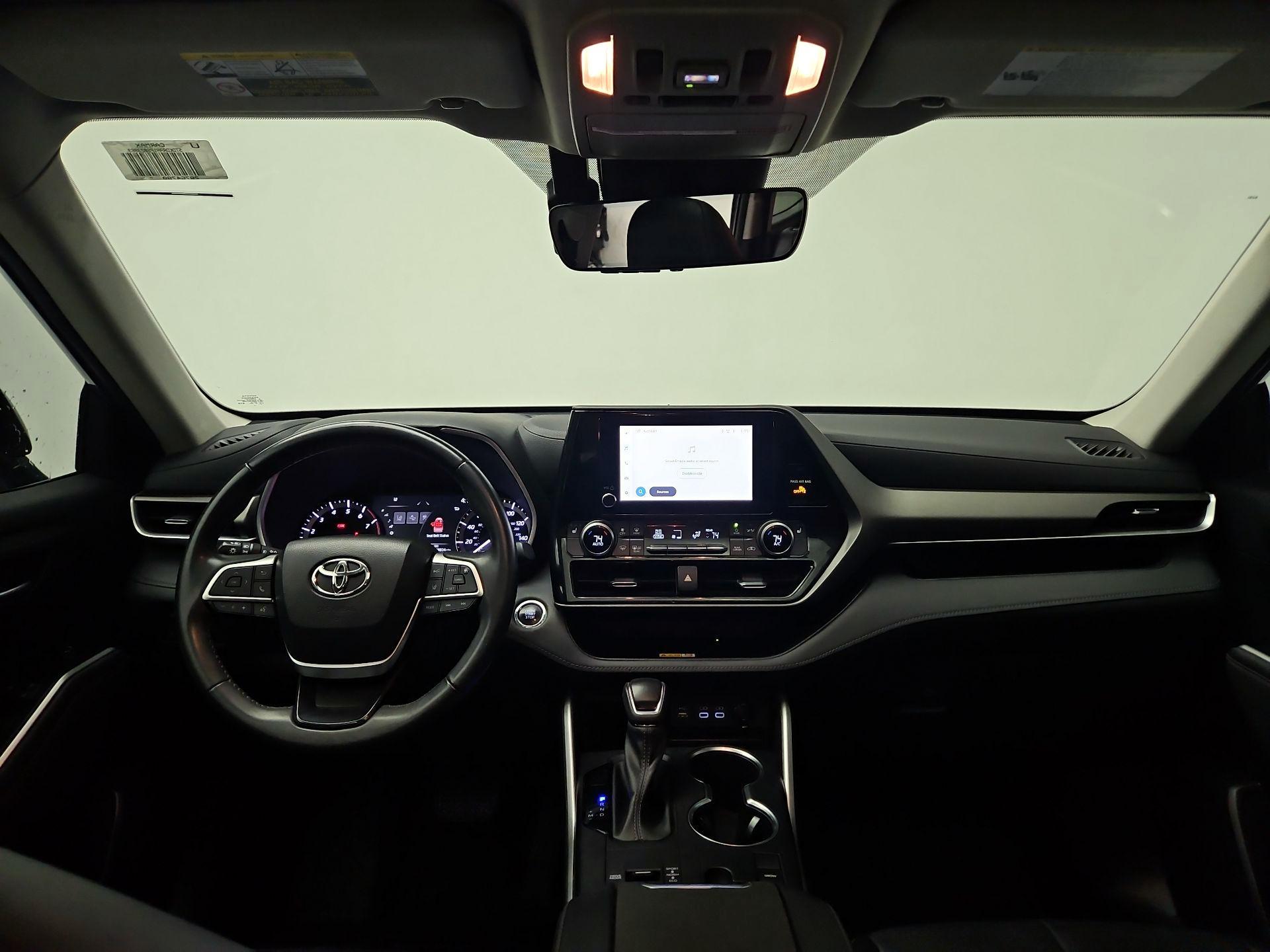 Thumbnail: 2023 Toyota Highlander - 9