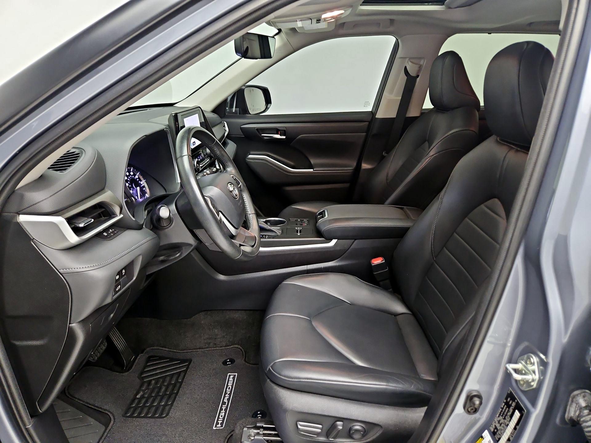 Thumbnail: 2023 Toyota Highlander - 11