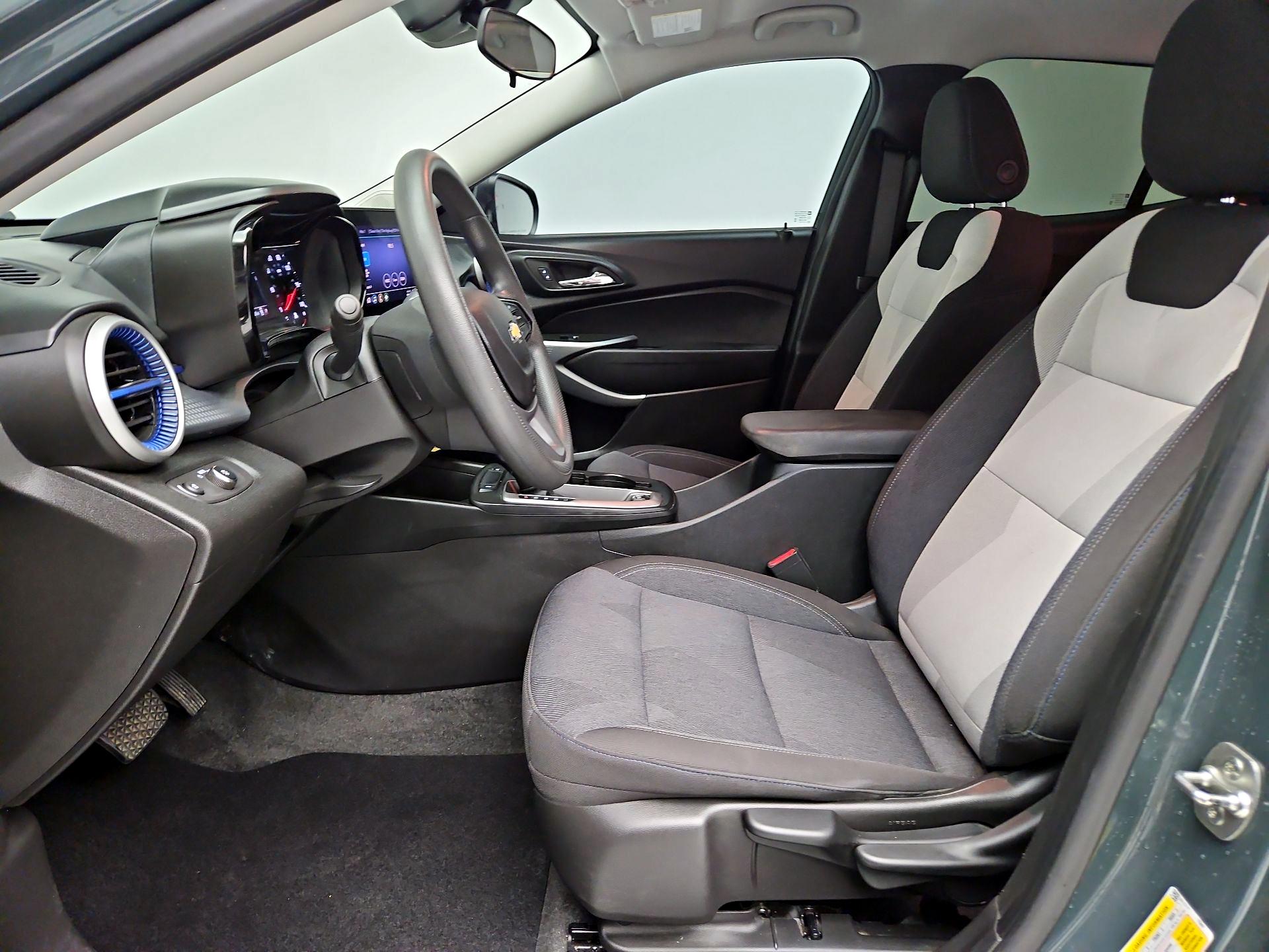 Thumbnail: 2025 Chevrolet Trax - 11
