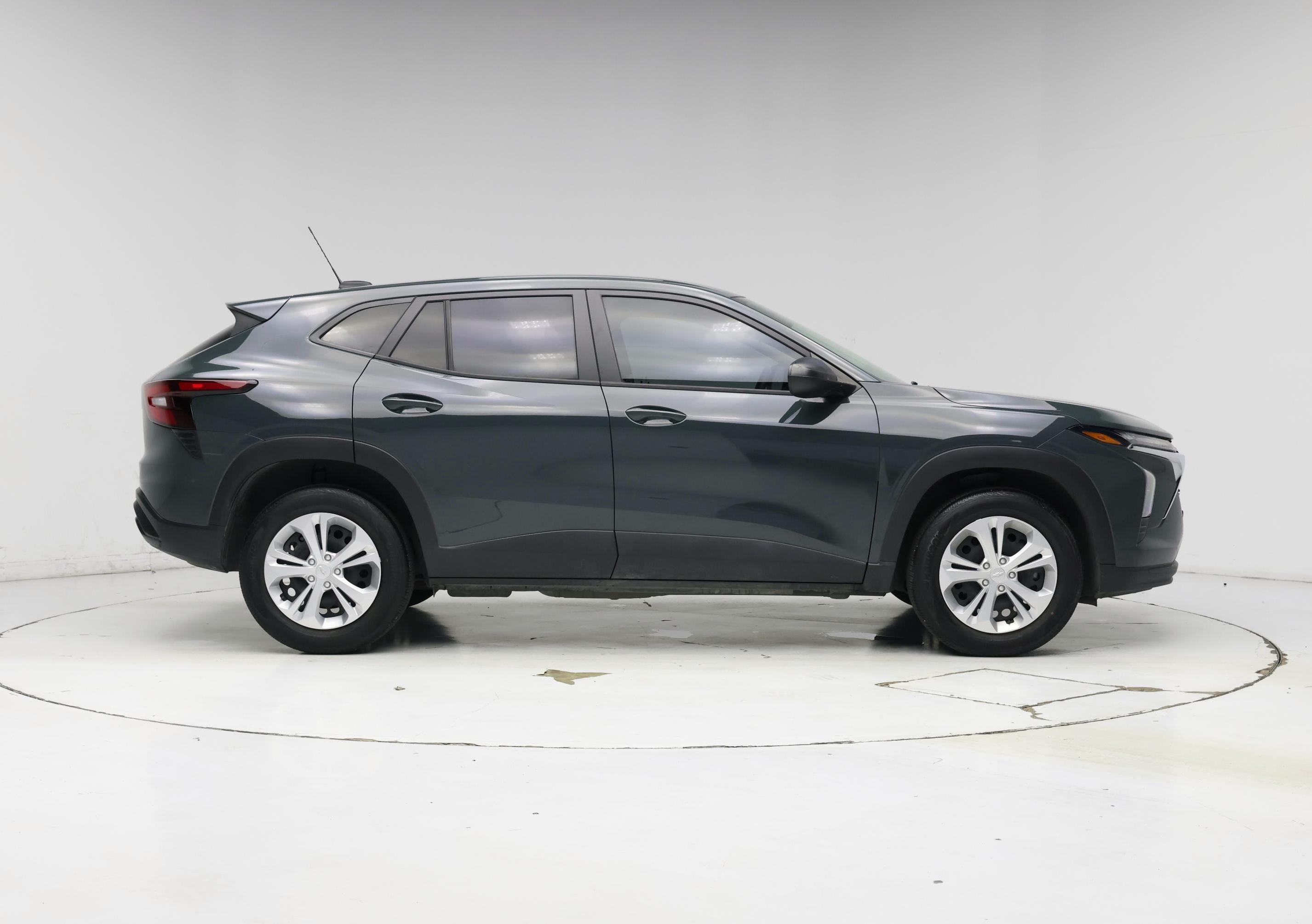 Thumbnail: 2025 Chevrolet Trax - 7