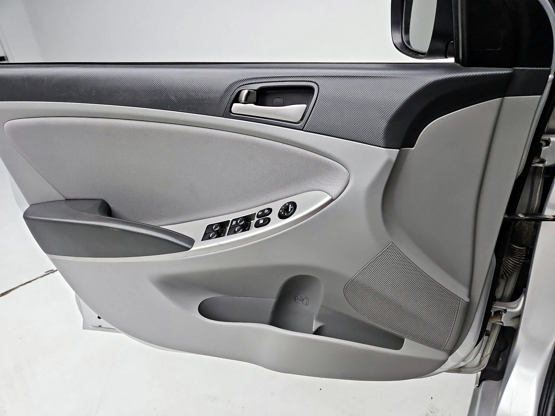 Thumbnail: 2016 Hyundai Accent - 12