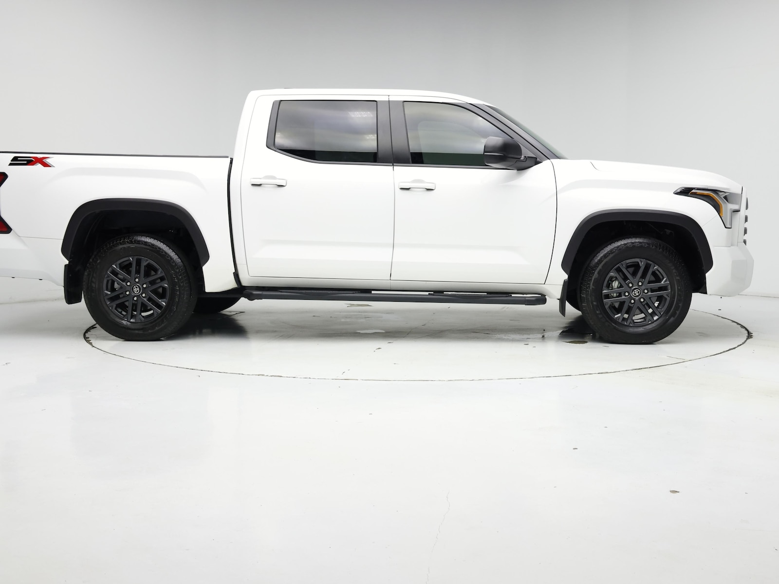 2025 Toyota Tundra SR5 - Photo 8