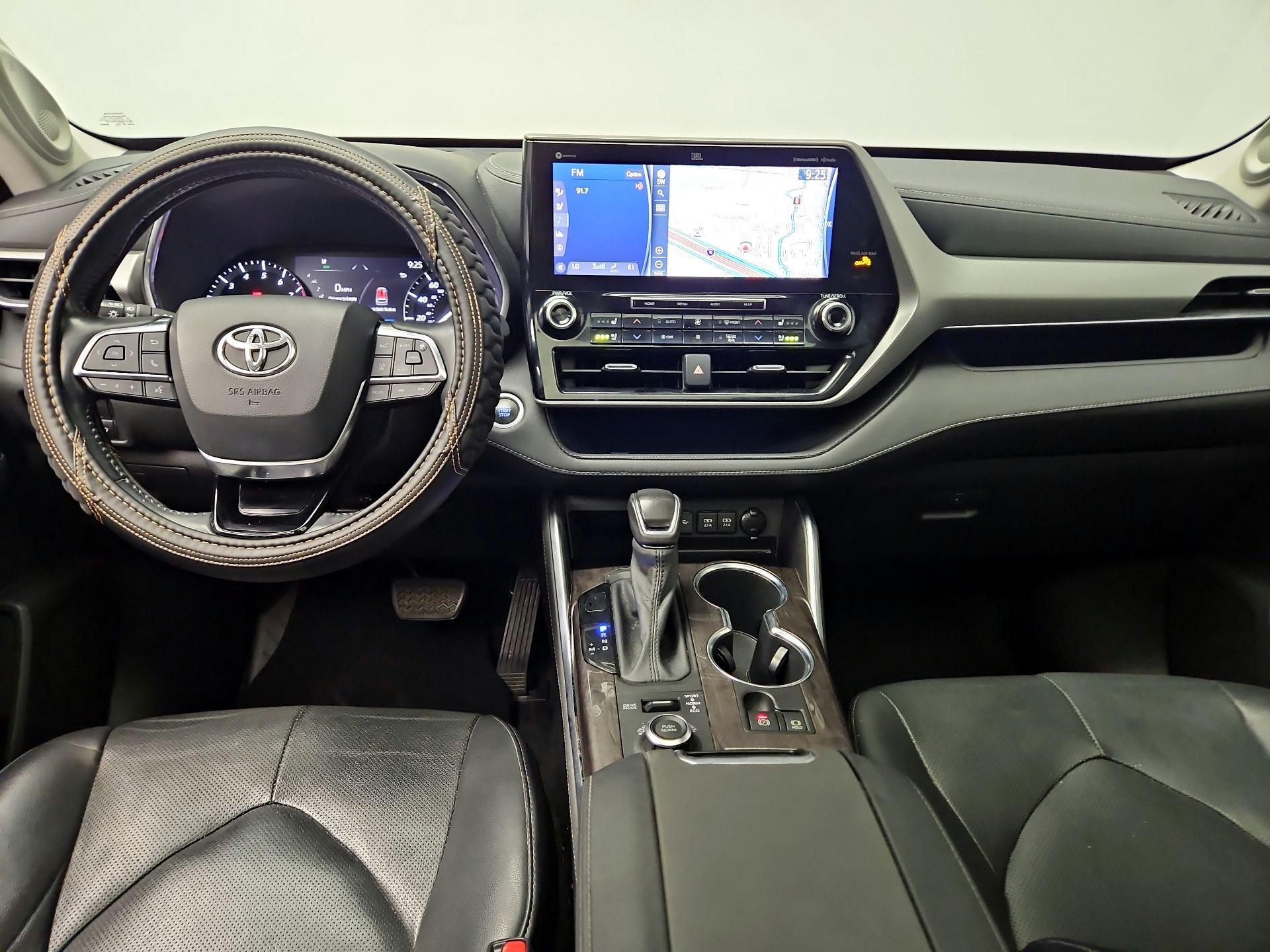 Thumbnail: 2021 Toyota Highlander - 9