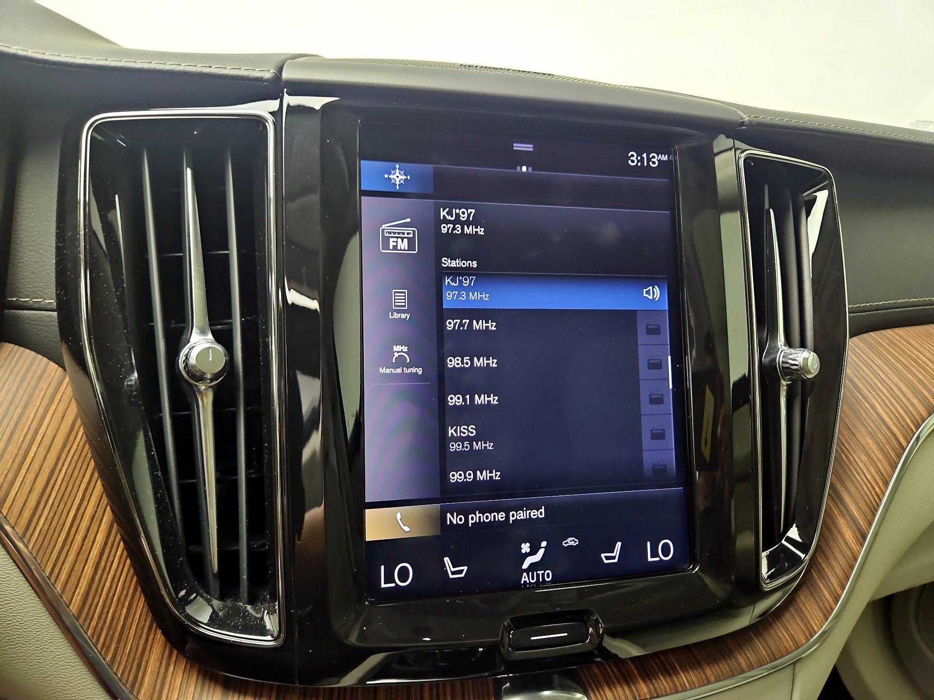 Thumbnail: 2020 Volvo XC60 - 16