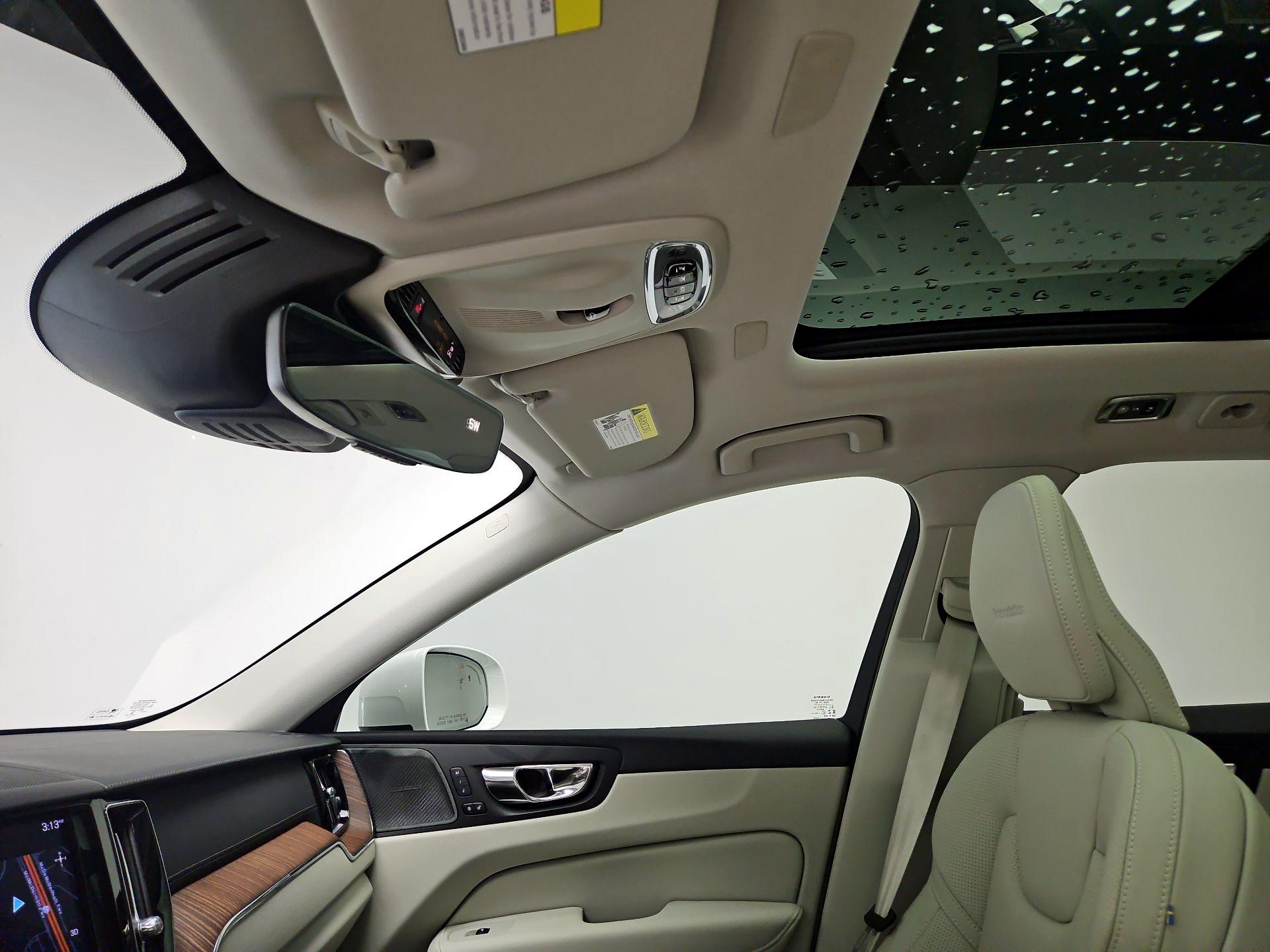 Thumbnail: 2020 Volvo XC60 - 20