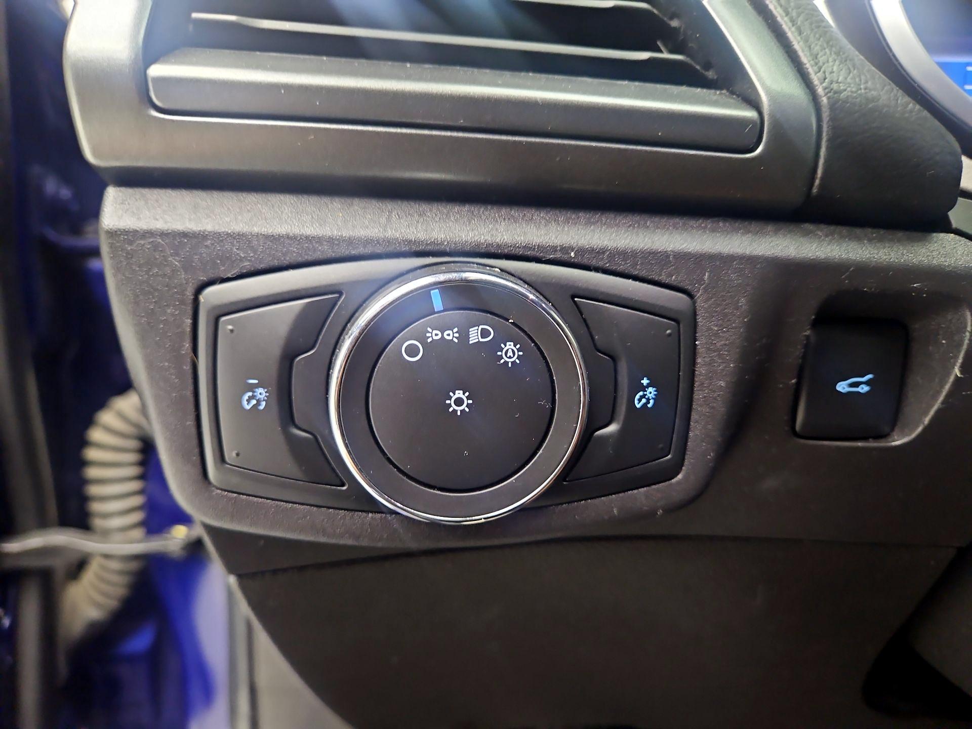Thumbnail: 2016 Ford Fusion - 13