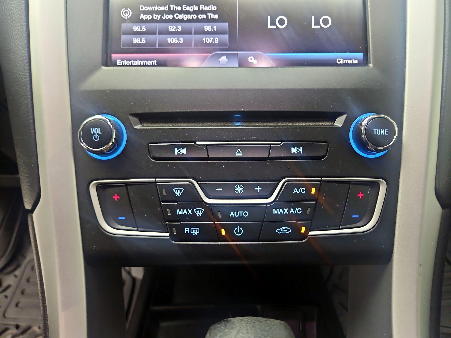 Thumbnail: 2016 Ford Fusion - 16