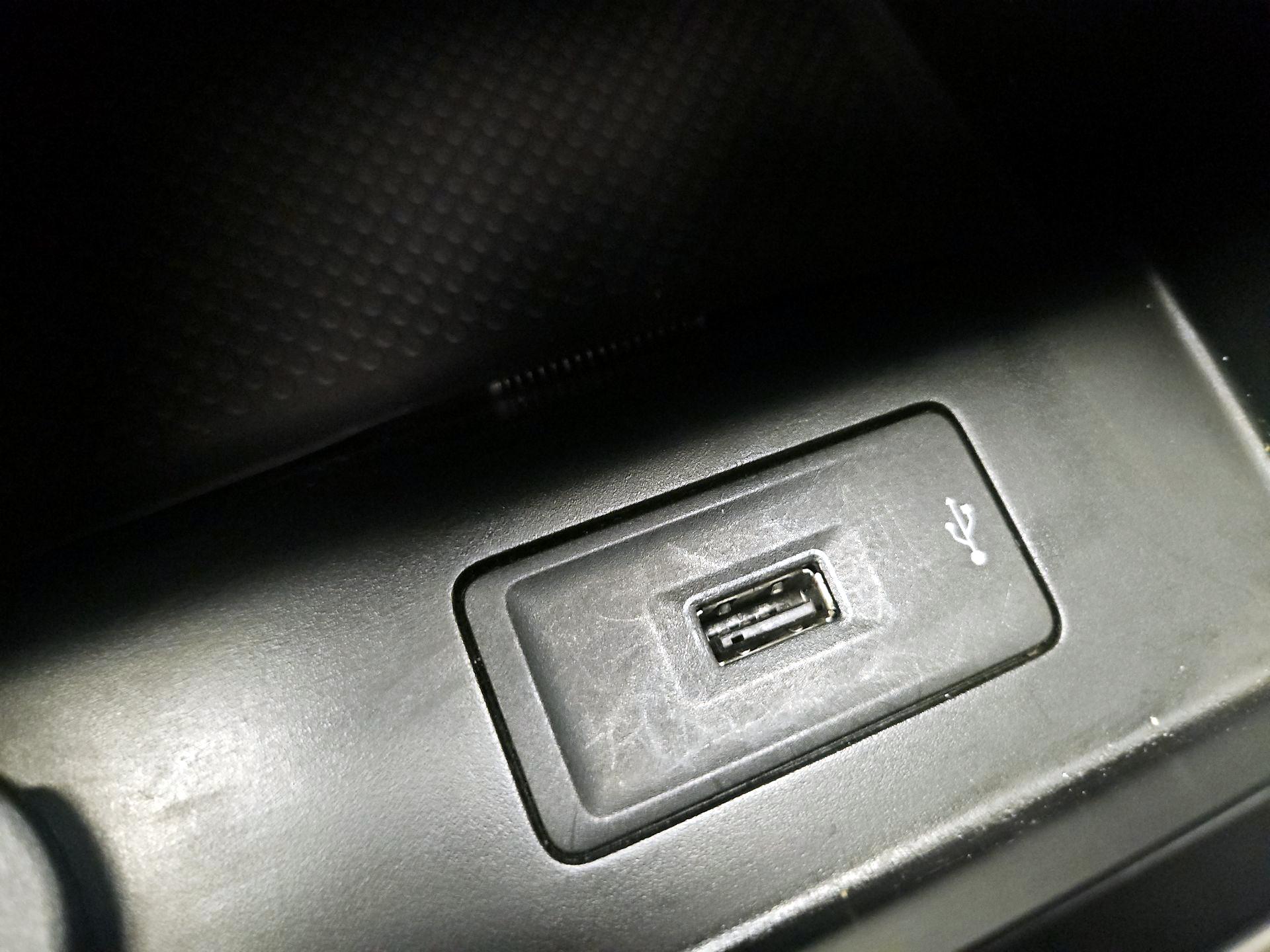 Thumbnail: 2021 Volkswagen Passat - 18