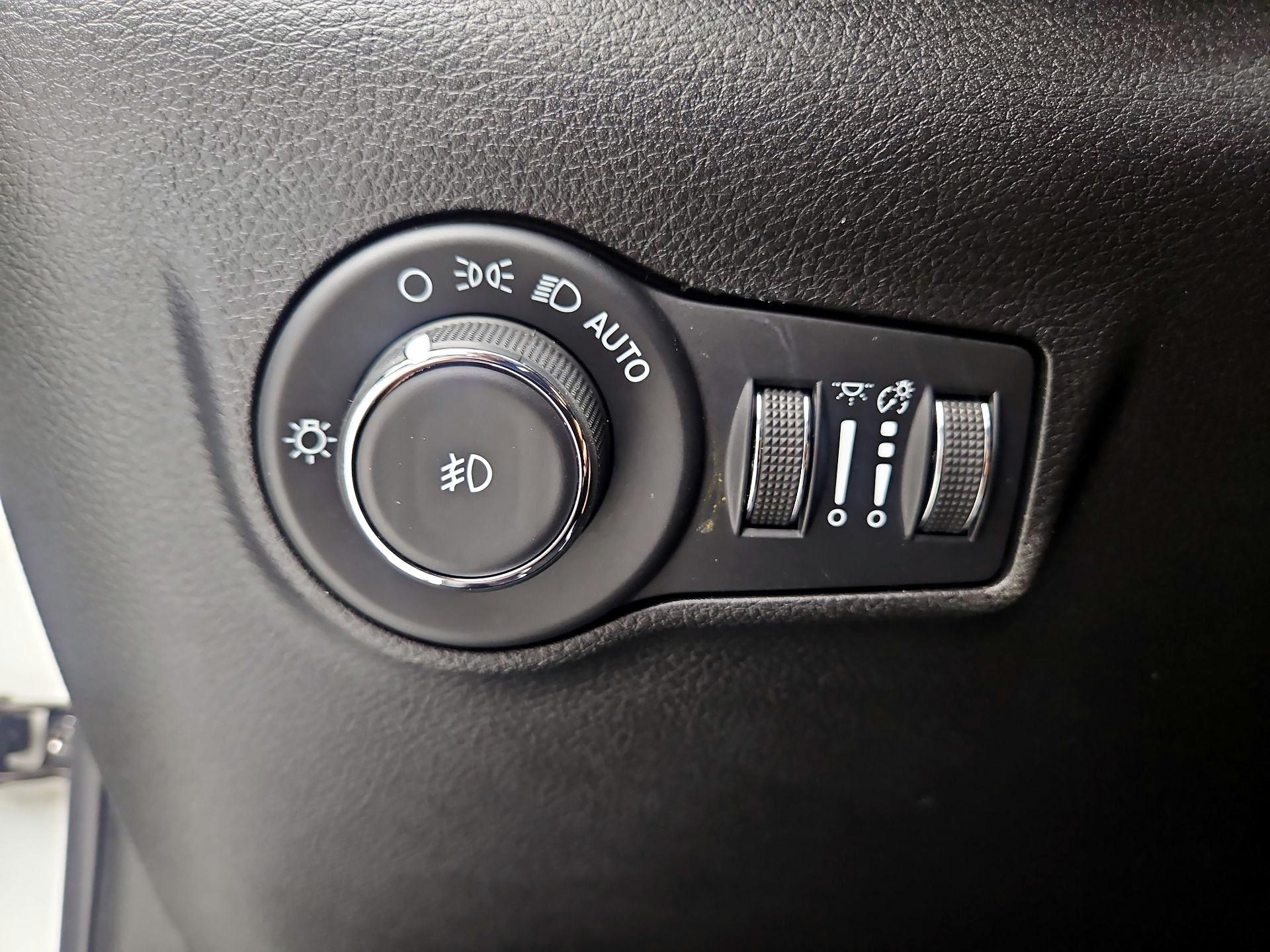 Thumbnail: 2022 Jeep Compass - 13