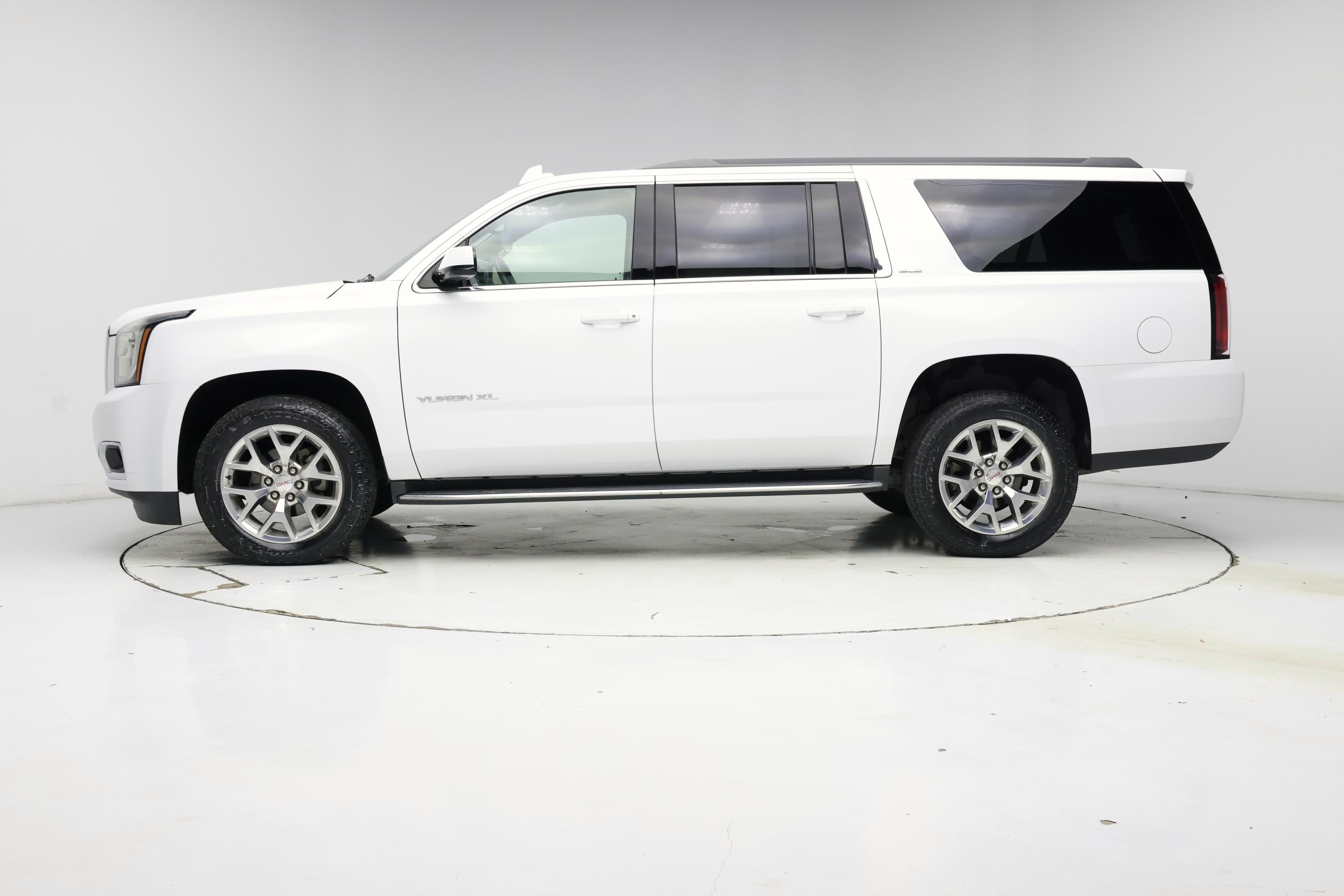 Thumbnail: 2017 GMC Yukon XL - 3