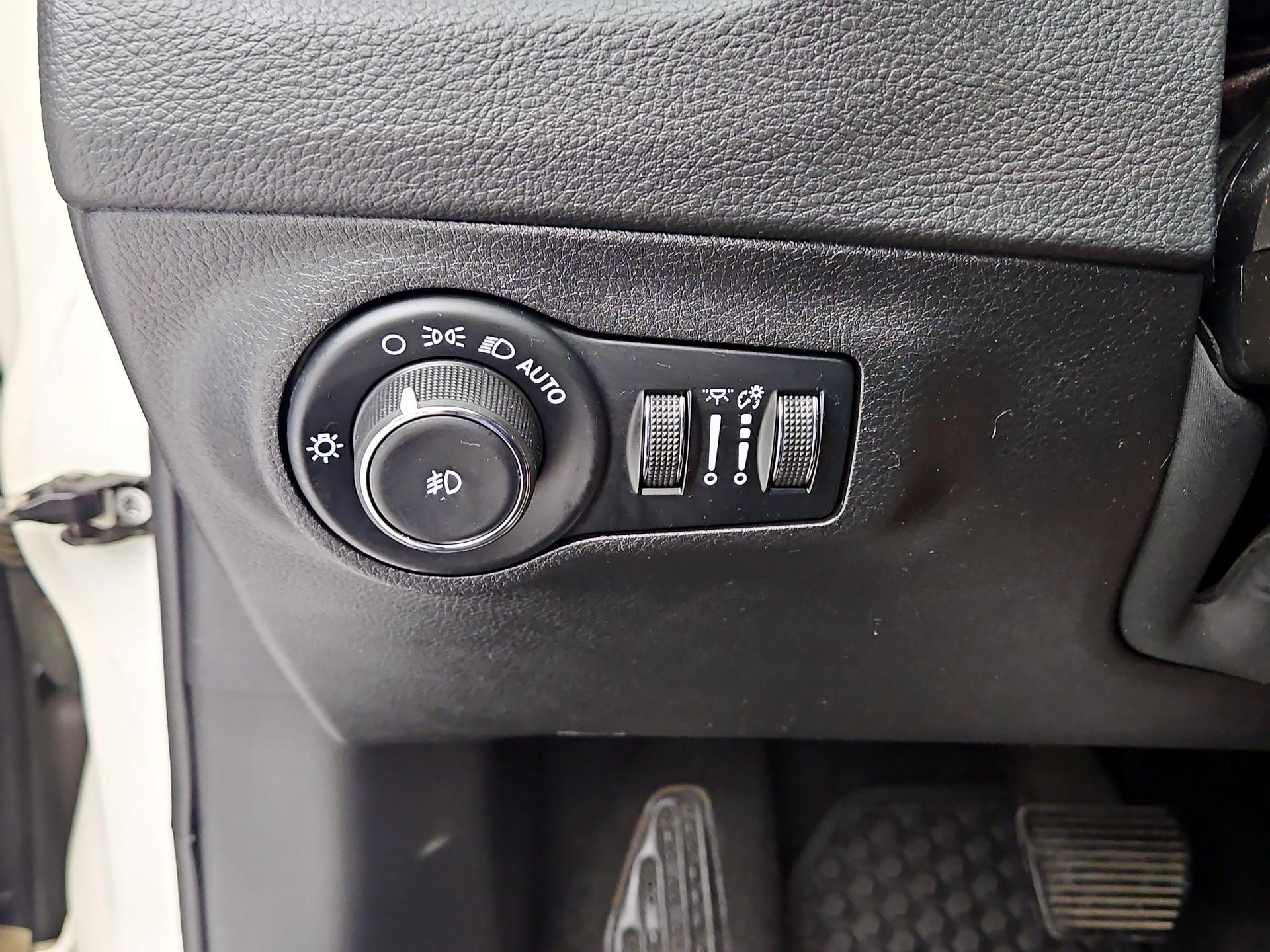 Thumbnail: 2019 Jeep Compass - 13