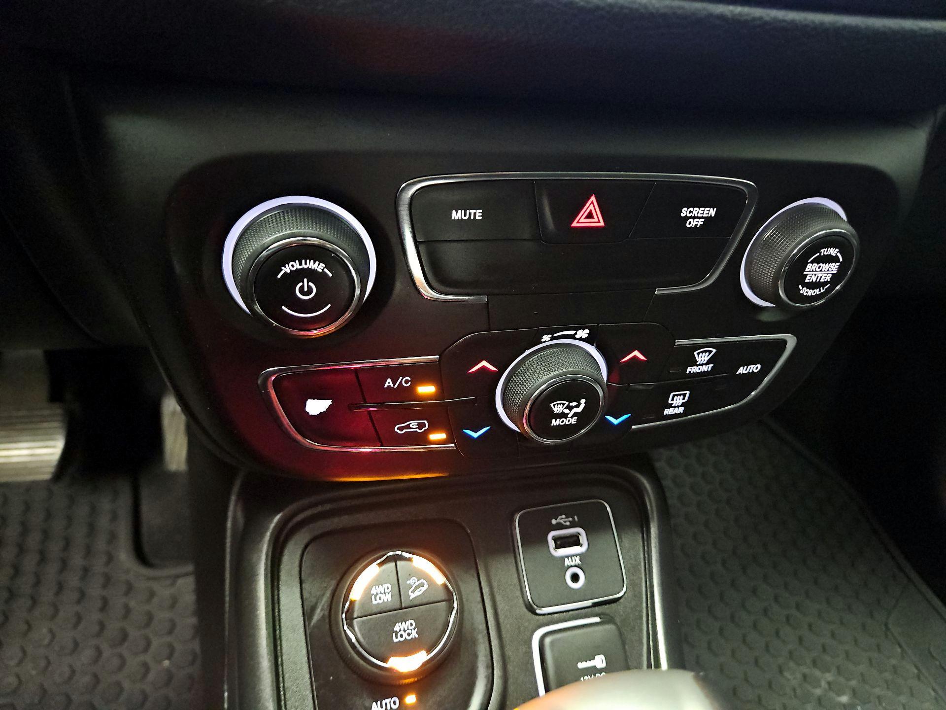 Thumbnail: 2019 Jeep Compass - 16
