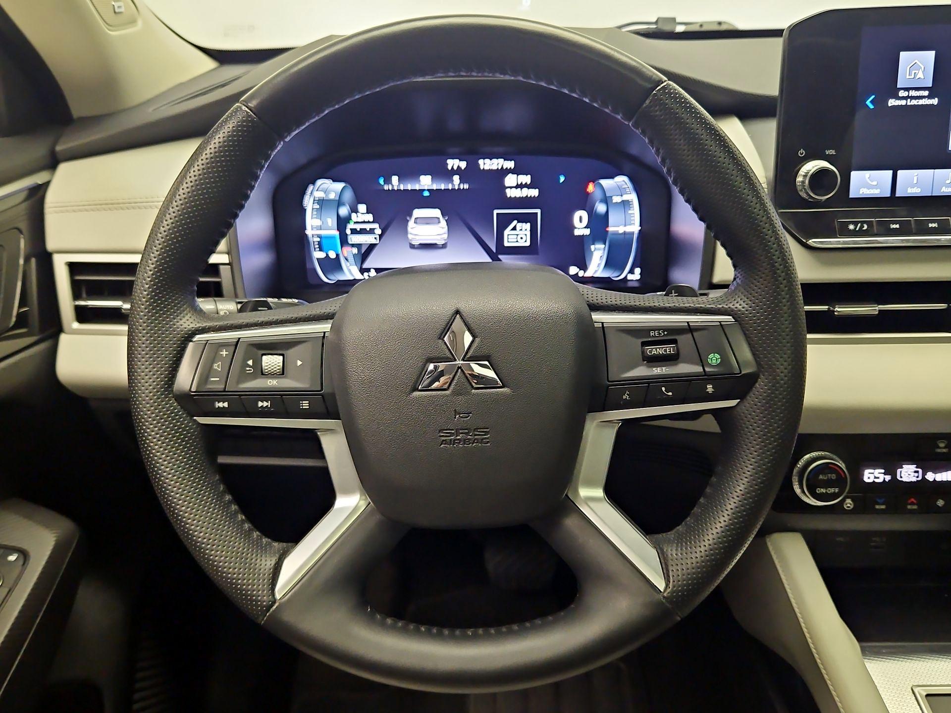 Thumbnail: 2024 Mitsubishi Outlander - 10