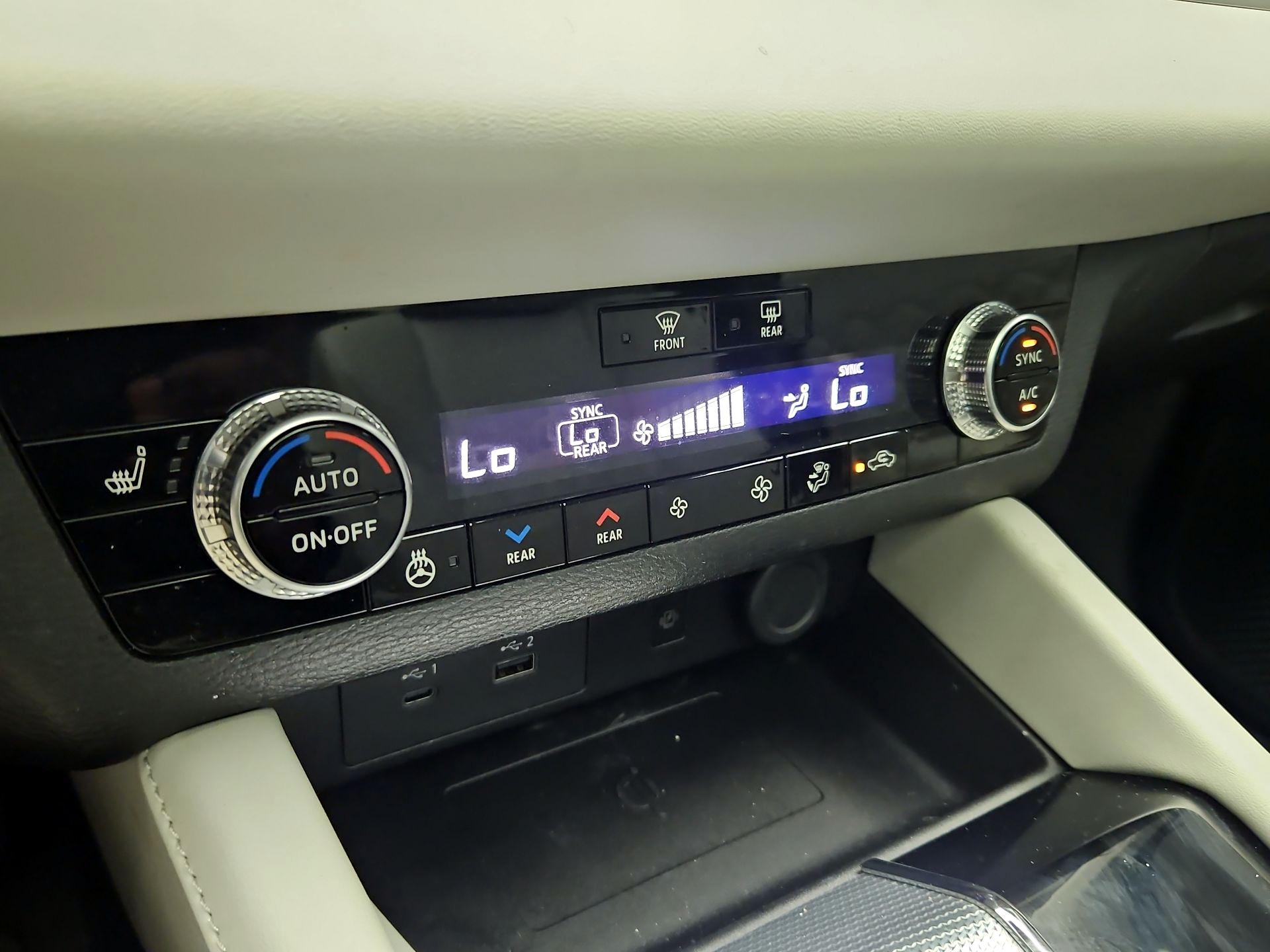 Thumbnail: 2024 Mitsubishi Outlander - 17