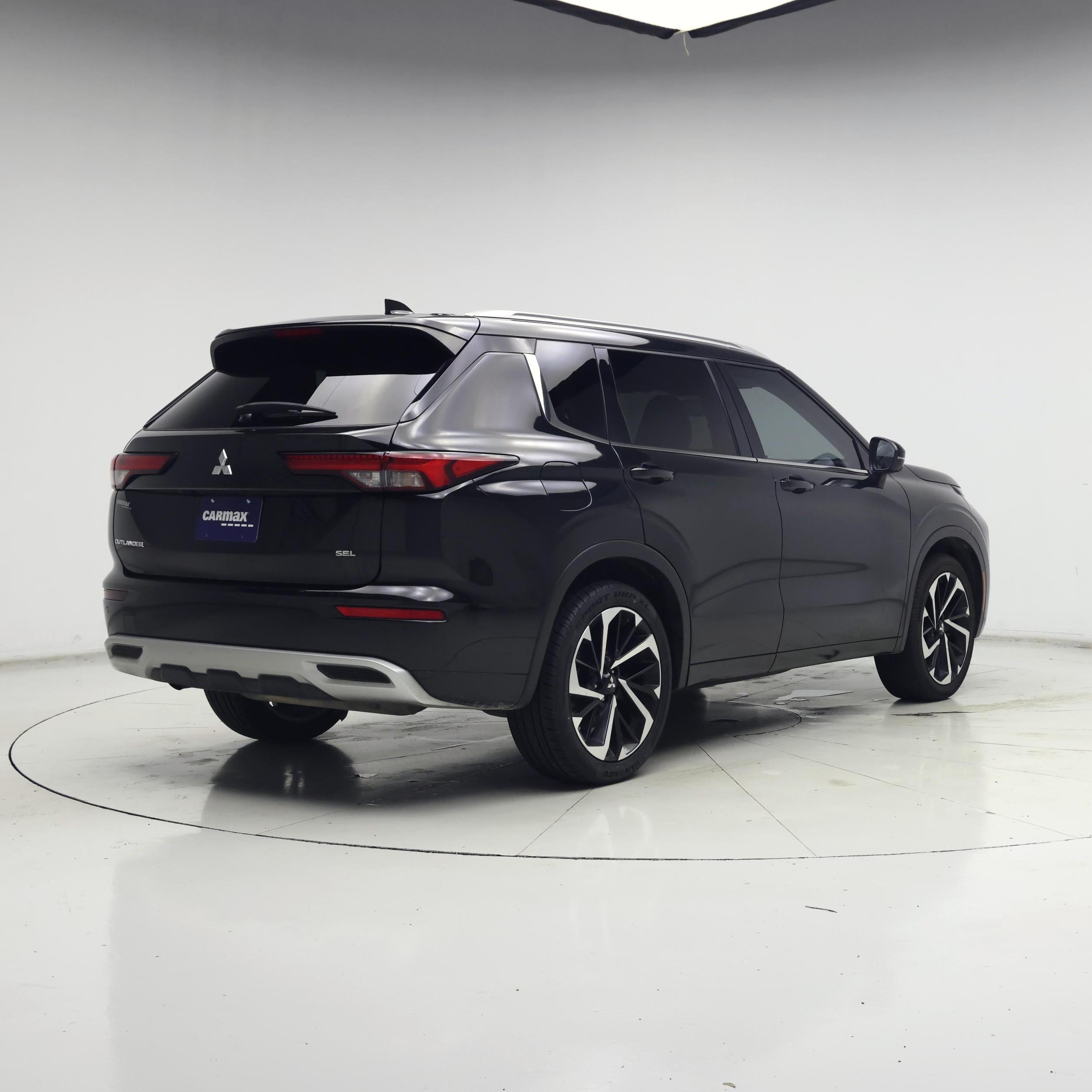 Thumbnail: 2024 Mitsubishi Outlander - 8
