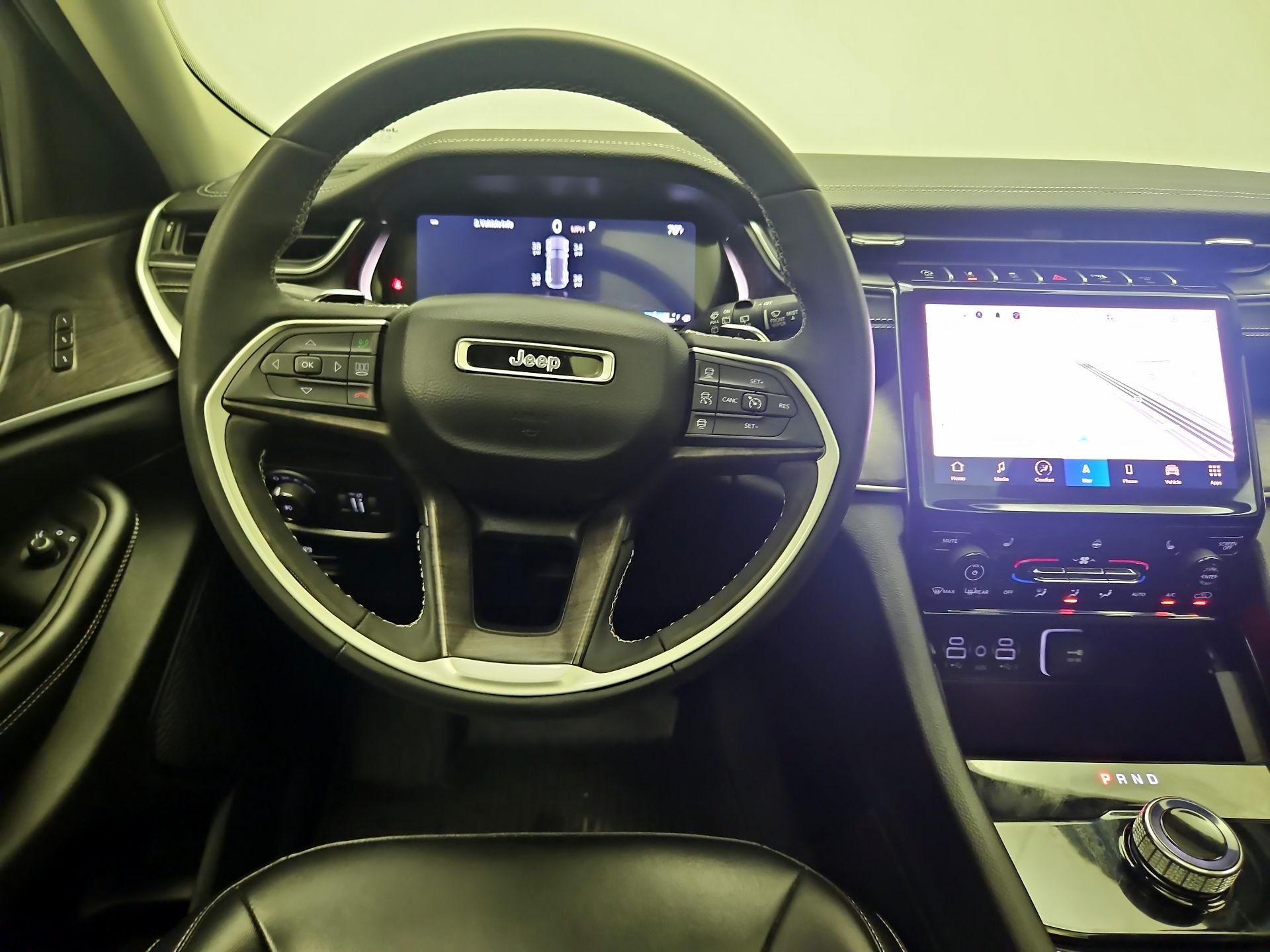 Thumbnail: 2023 Jeep Grand Cherokee - 10