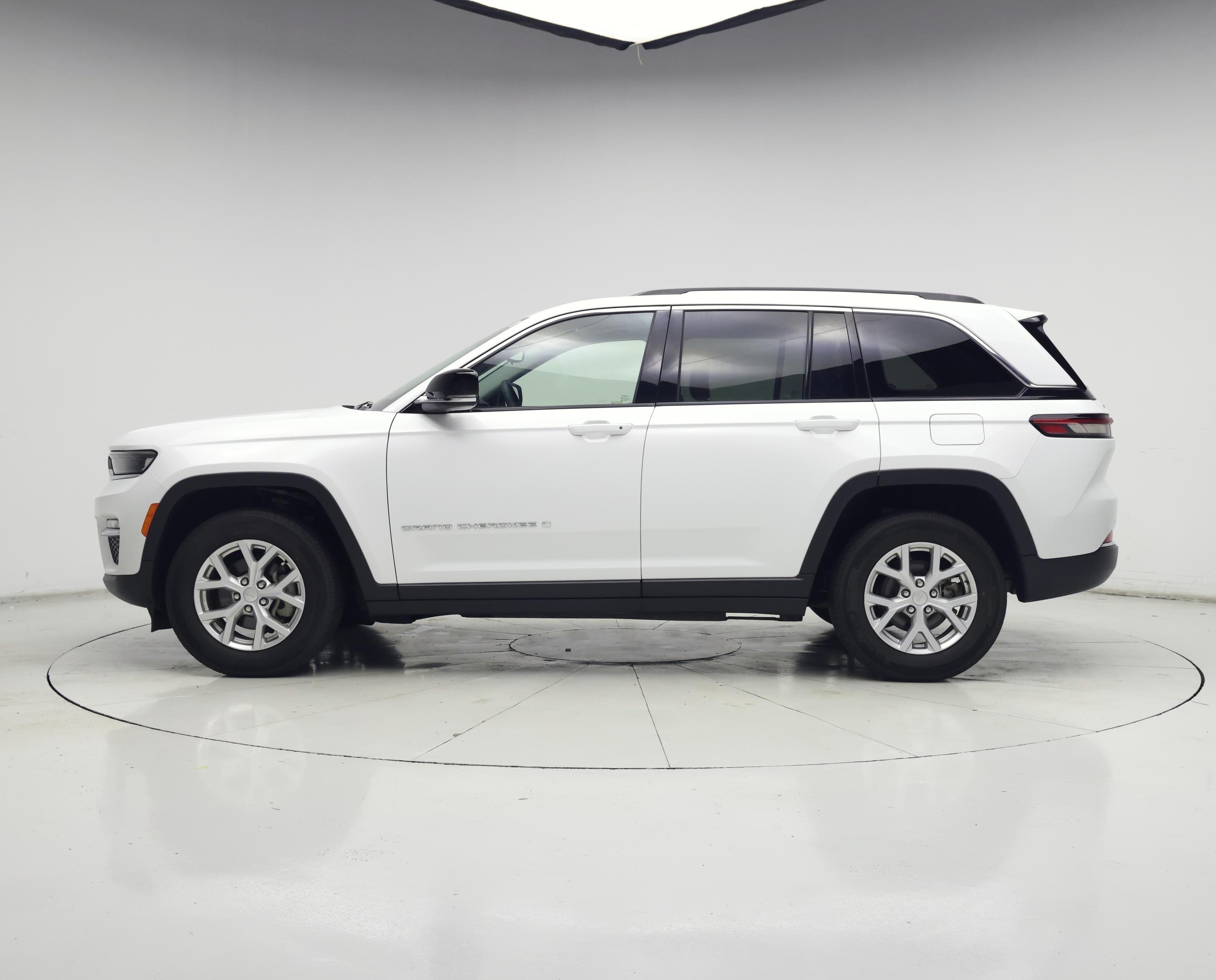 Thumbnail: 2023 Jeep Grand Cherokee - 3