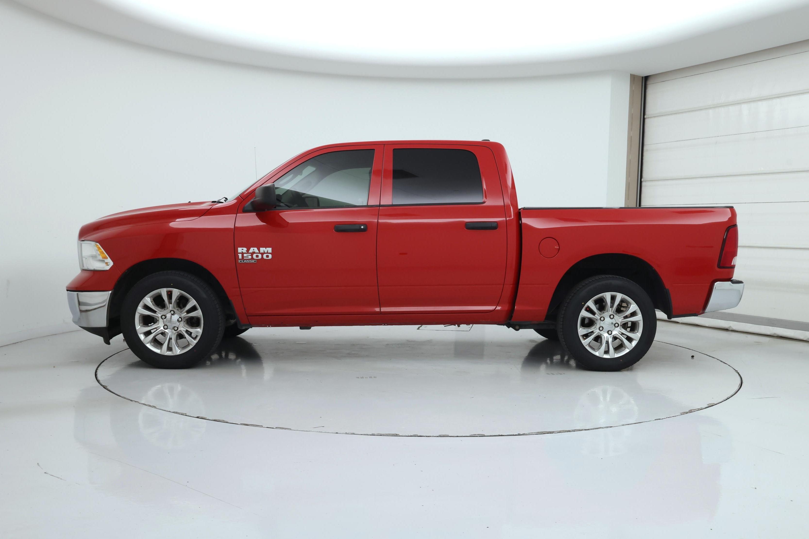 Thumbnail: 2022 RAM 1500 Classic - 3