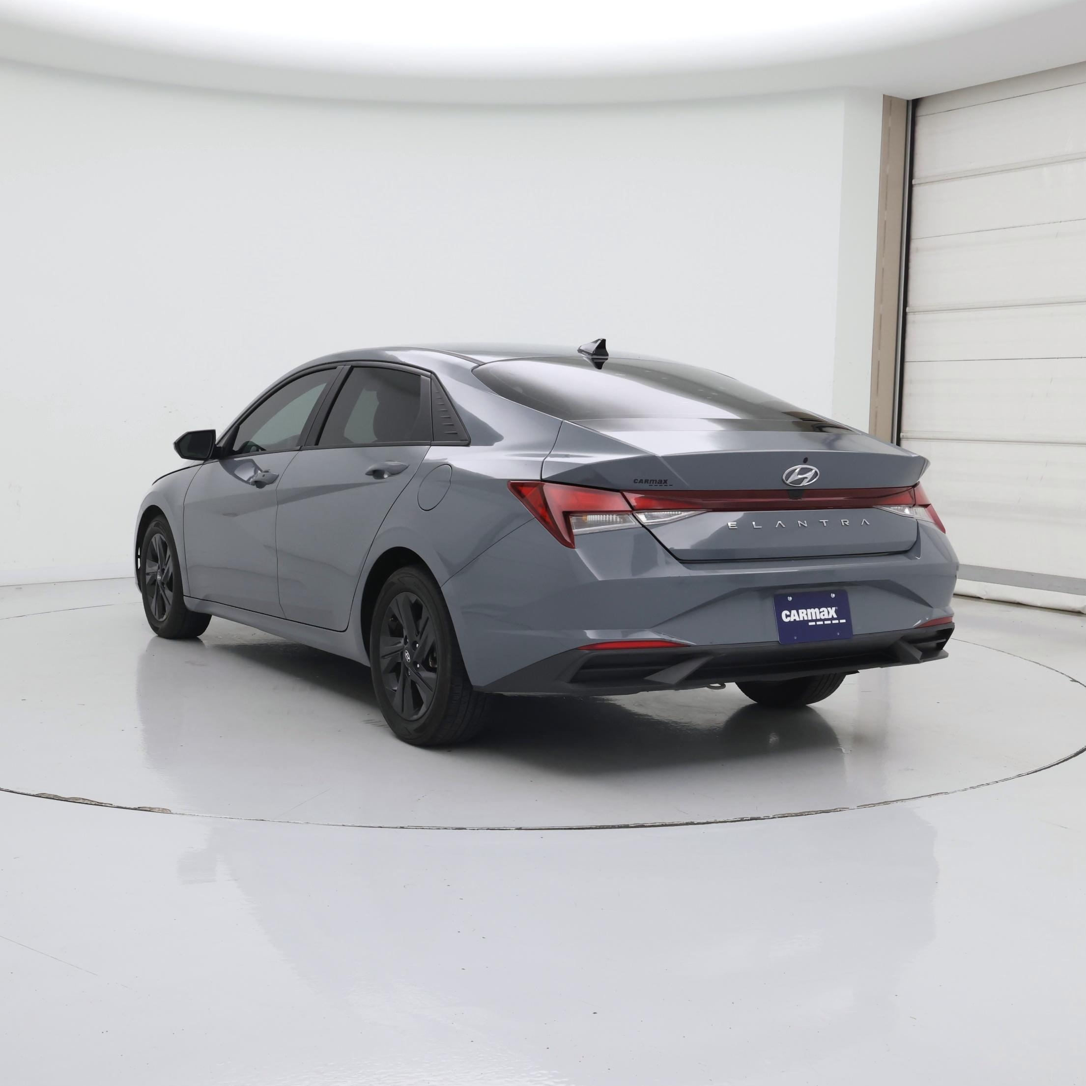 Thumbnail: 2022 Hyundai Elantra - 2