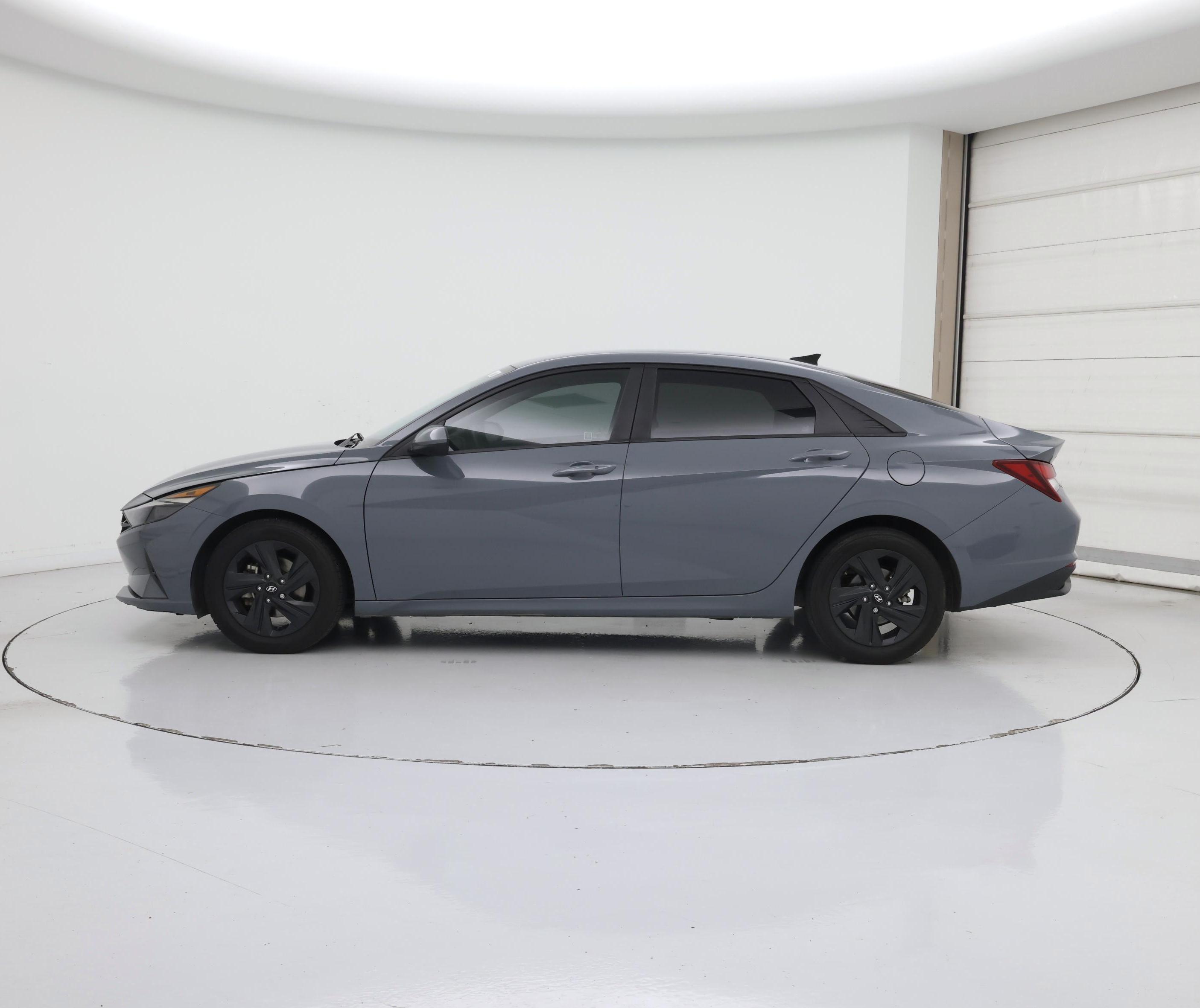 Thumbnail: 2022 Hyundai Elantra - 3