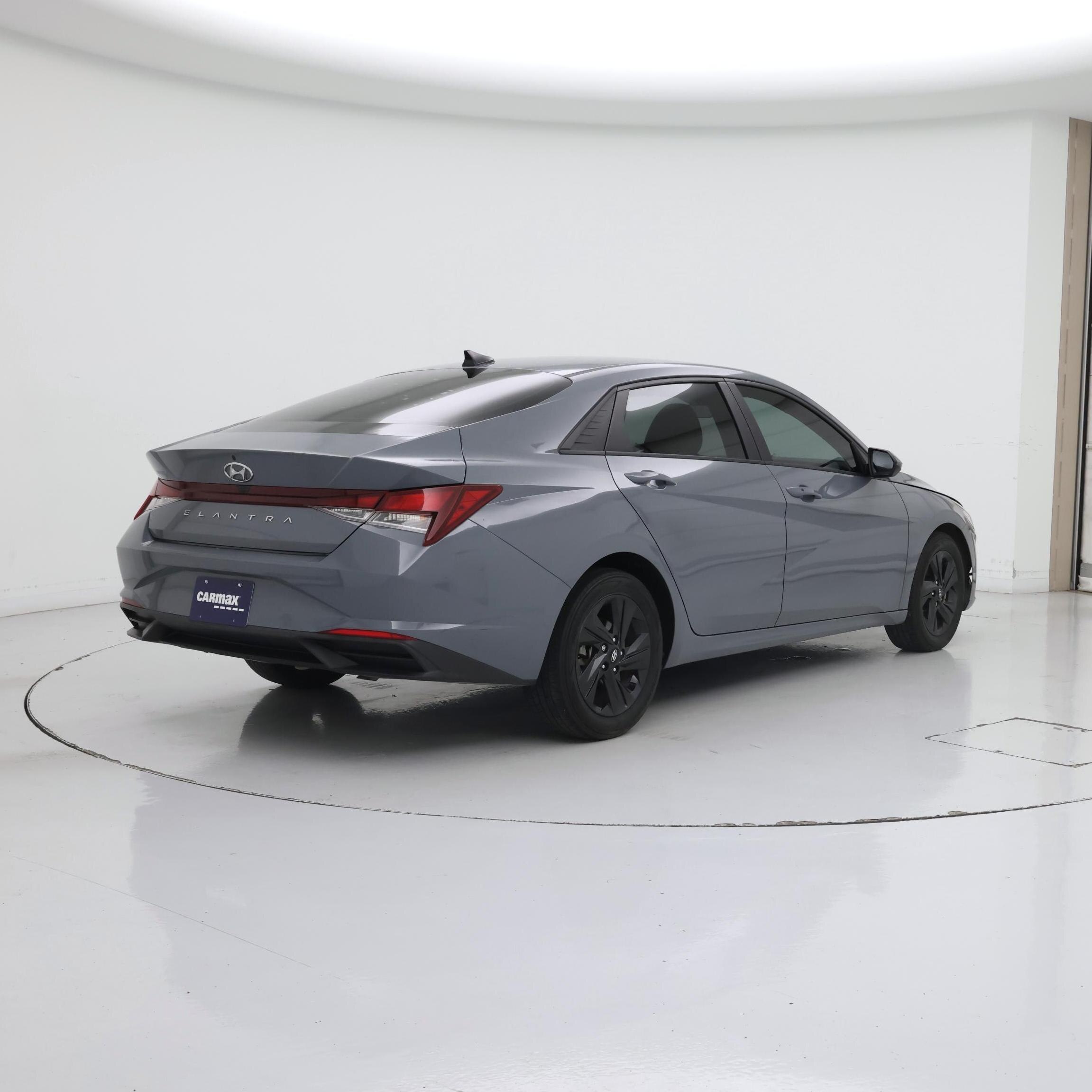 Thumbnail: 2022 Hyundai Elantra - 8