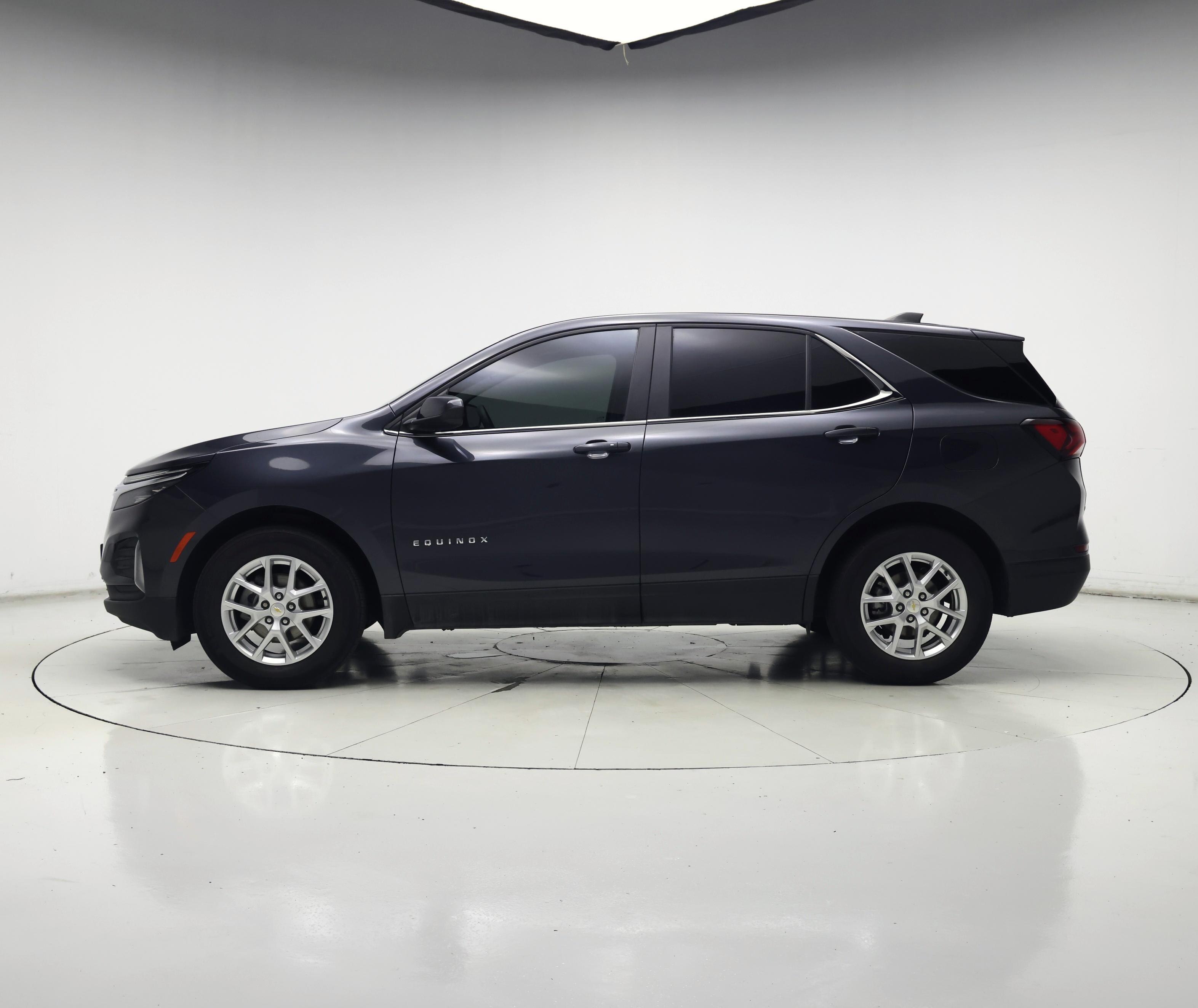 Thumbnail: 2022 Chevrolet Equinox - 3