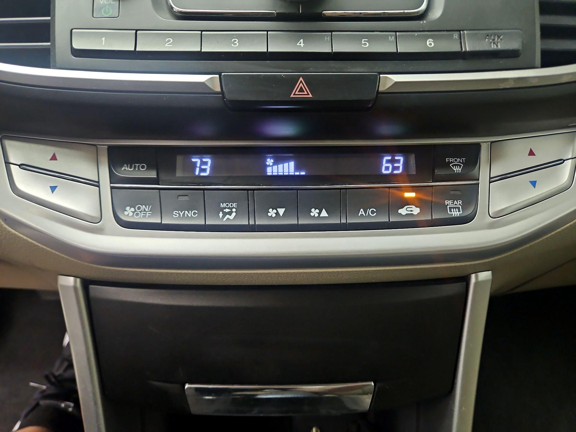 Thumbnail: 2015 Honda Accord - 16