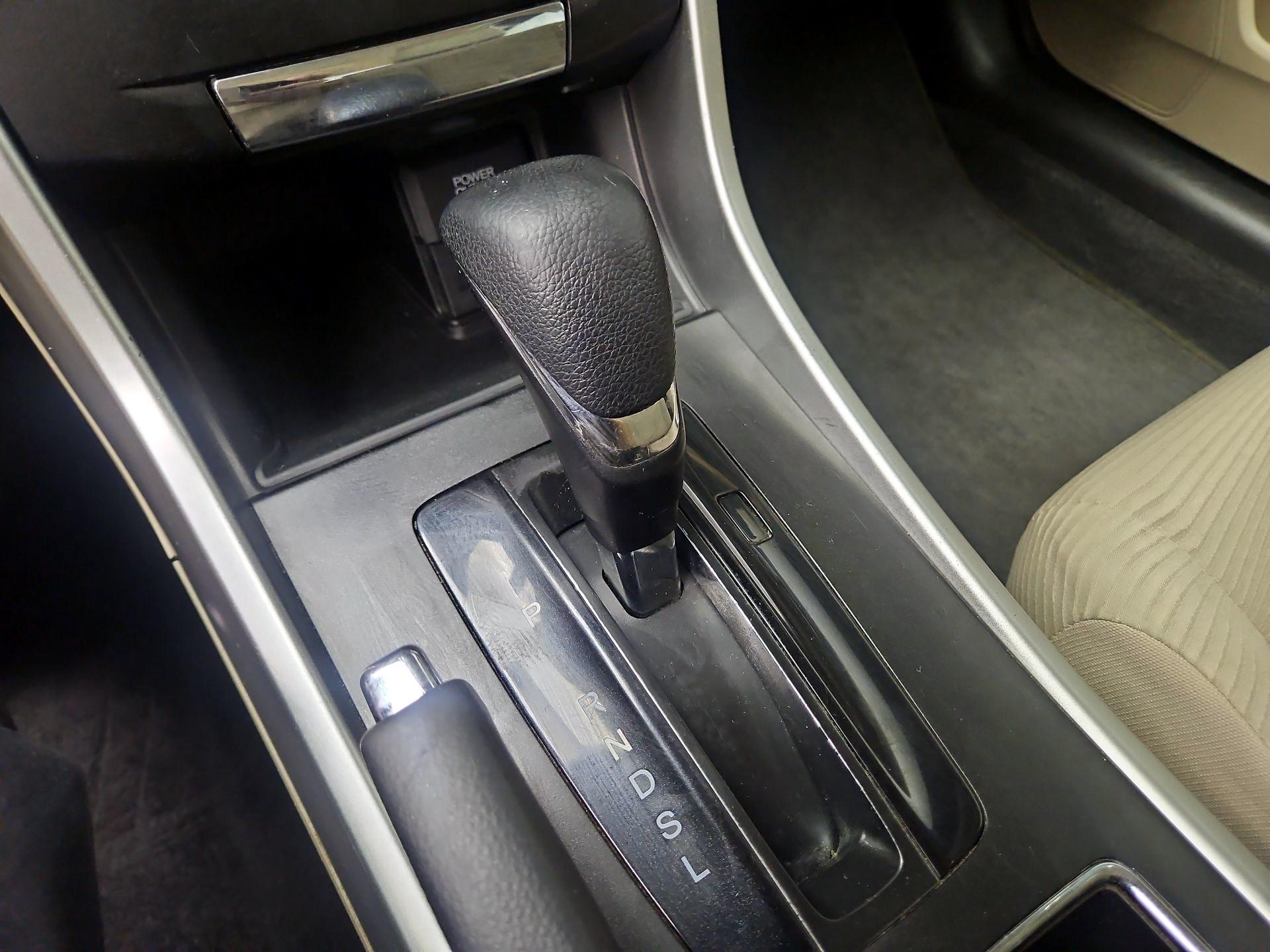 Thumbnail: 2015 Honda Accord - 17