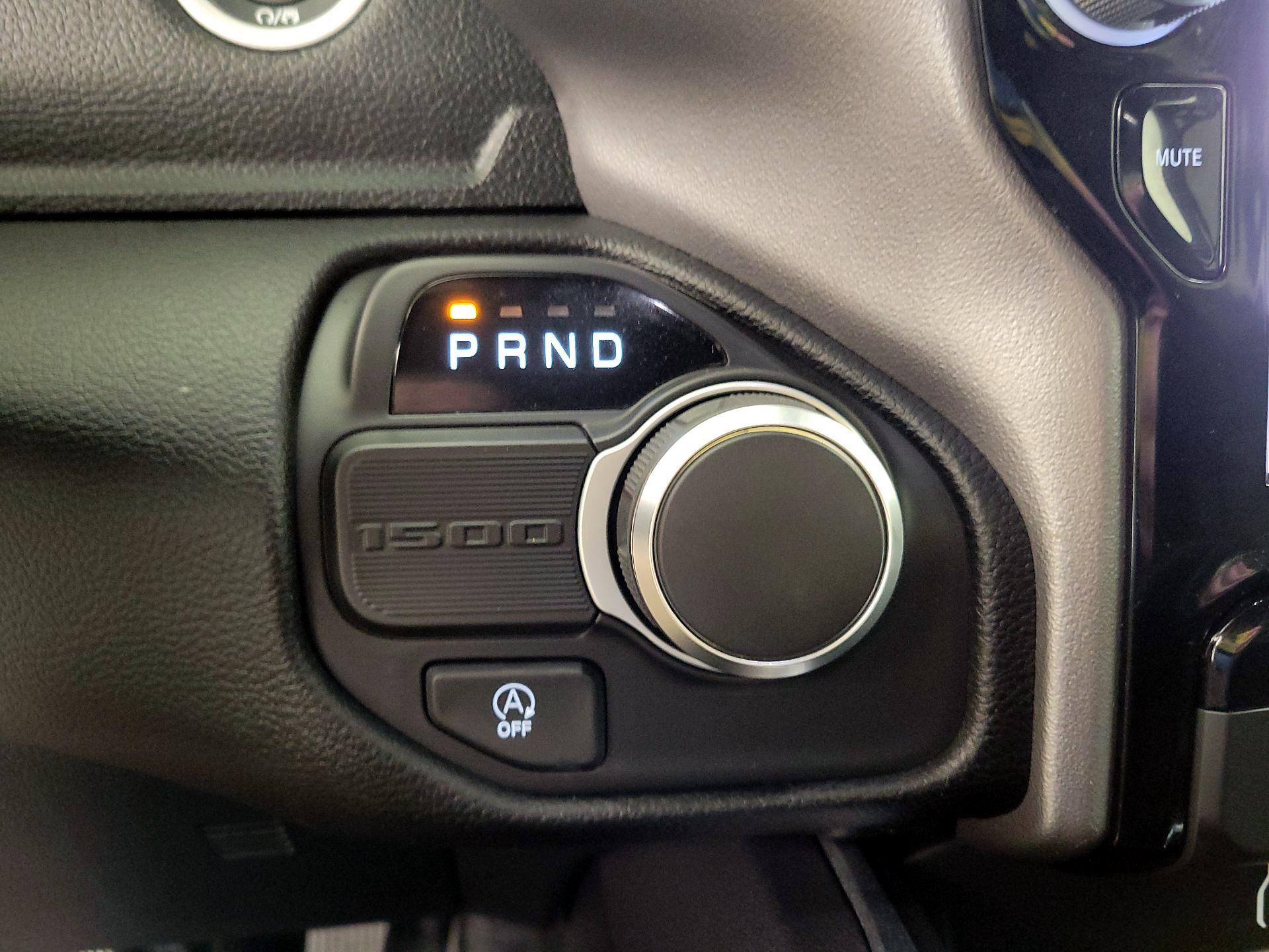Thumbnail: 2025 RAM 1500 - 17