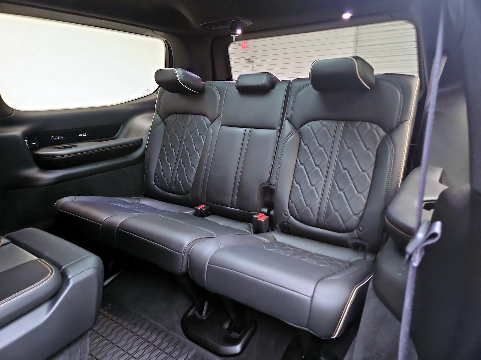2023 Jeep Grand Wagoneer Series III - Photo 23