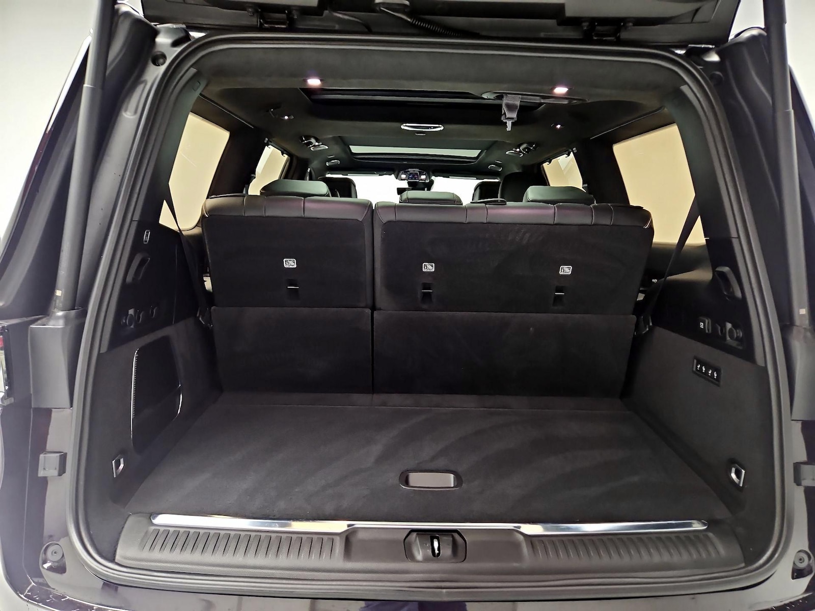 2023 Jeep Grand Wagoneer Series III - Photo 24