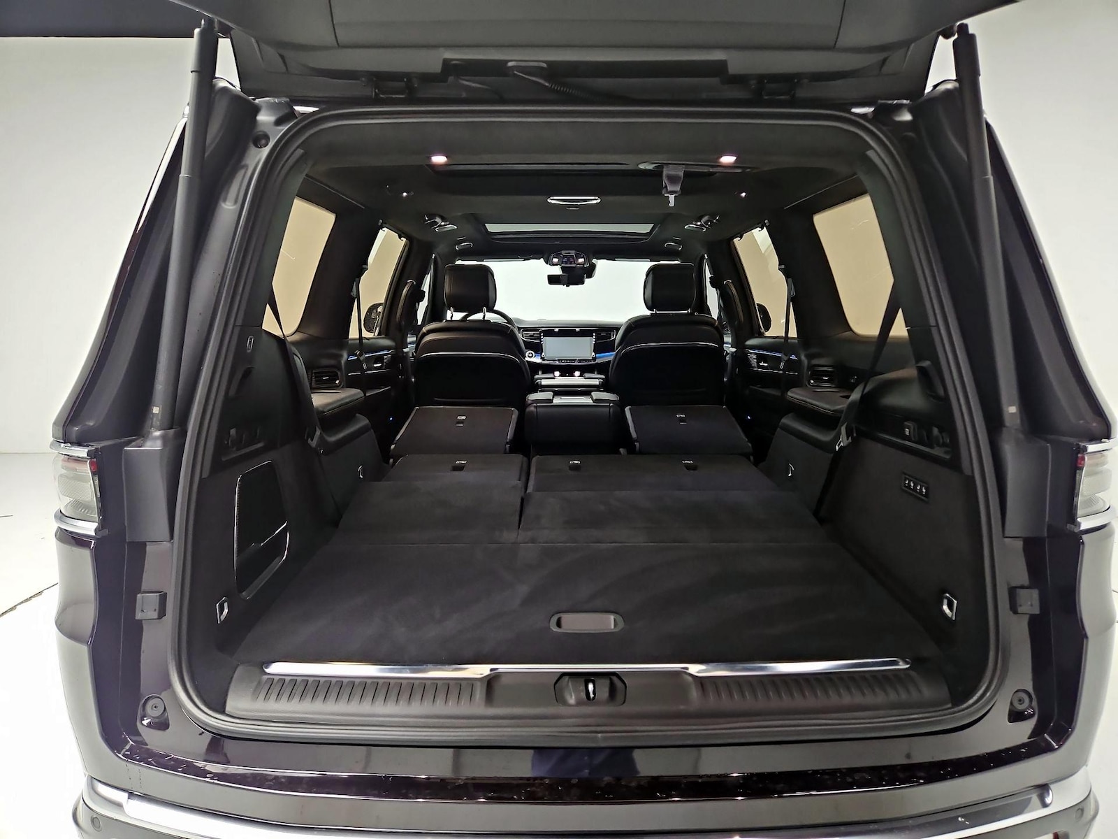 2023 Jeep Grand Wagoneer Series III - Photo 25