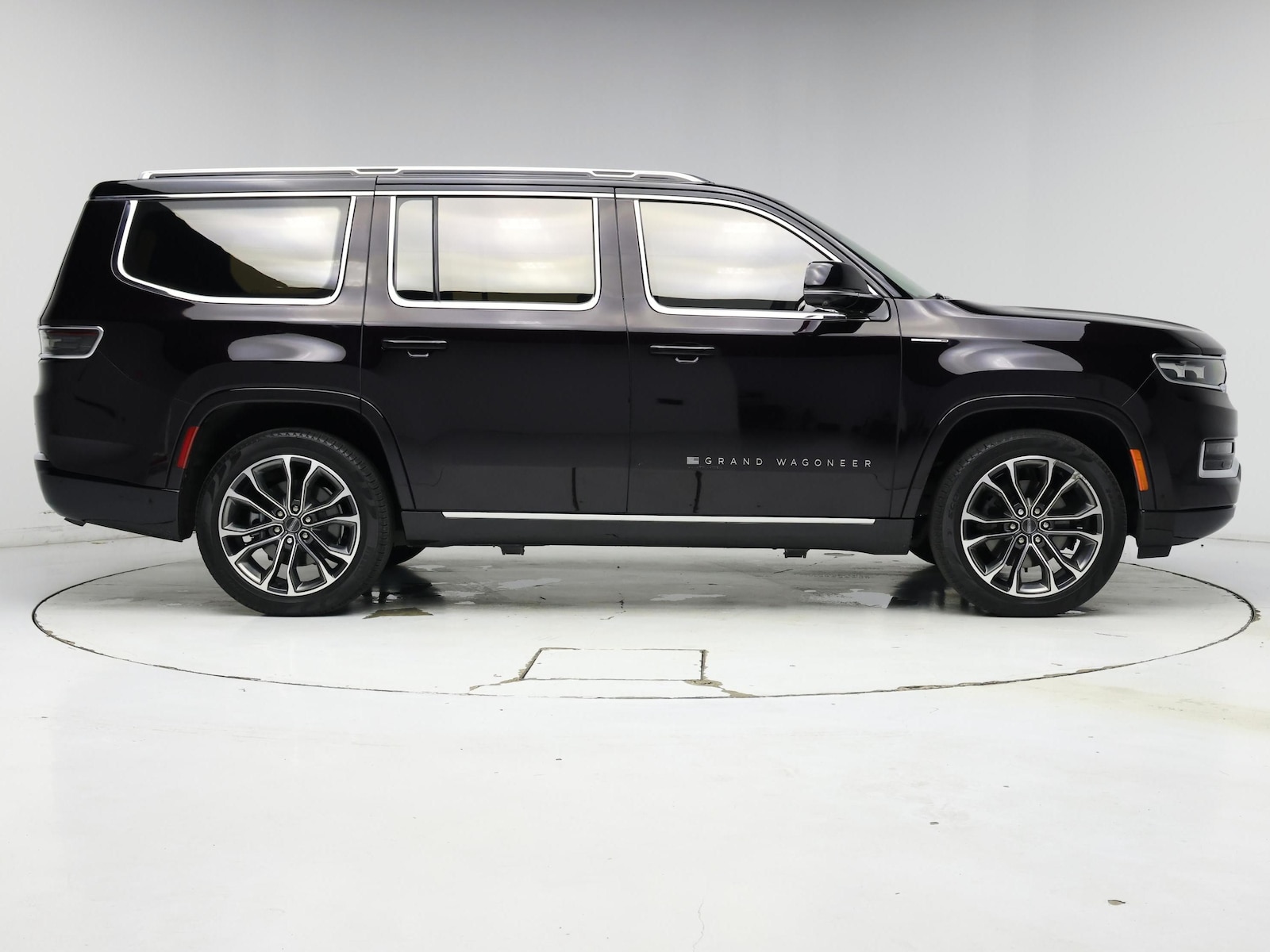 2023 Jeep Grand Wagoneer Series III - Photo 8