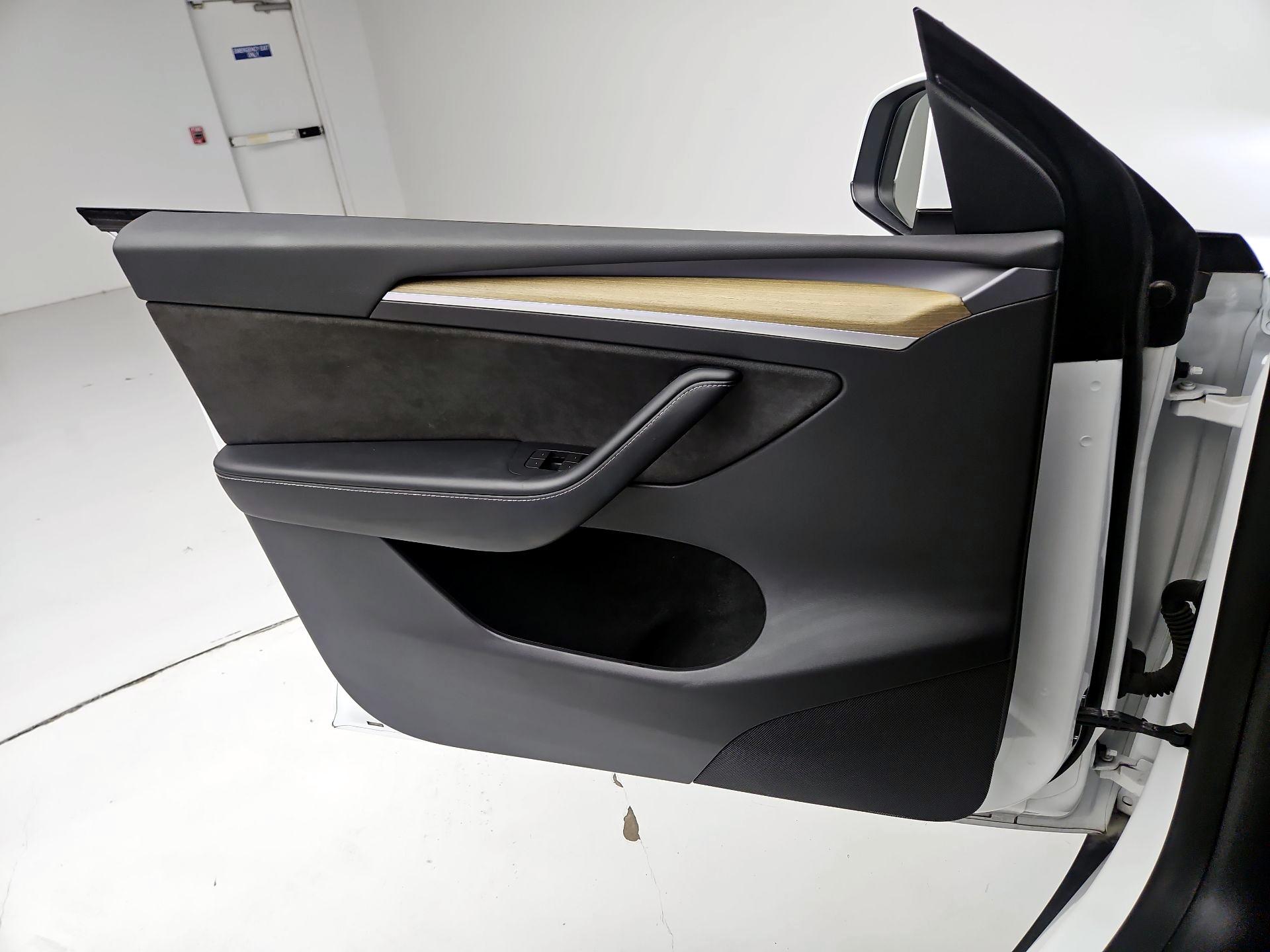 Thumbnail: 2023 Tesla Model Y - 12