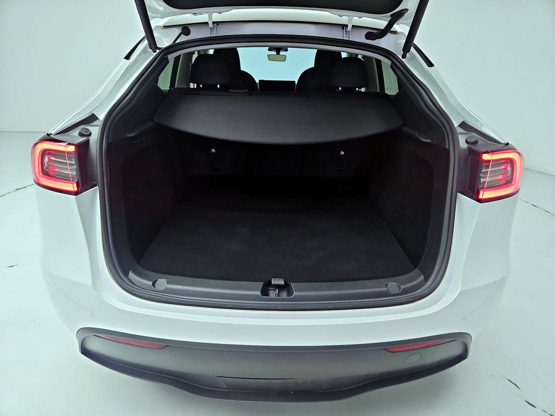 Thumbnail: 2023 Tesla Model Y - 20