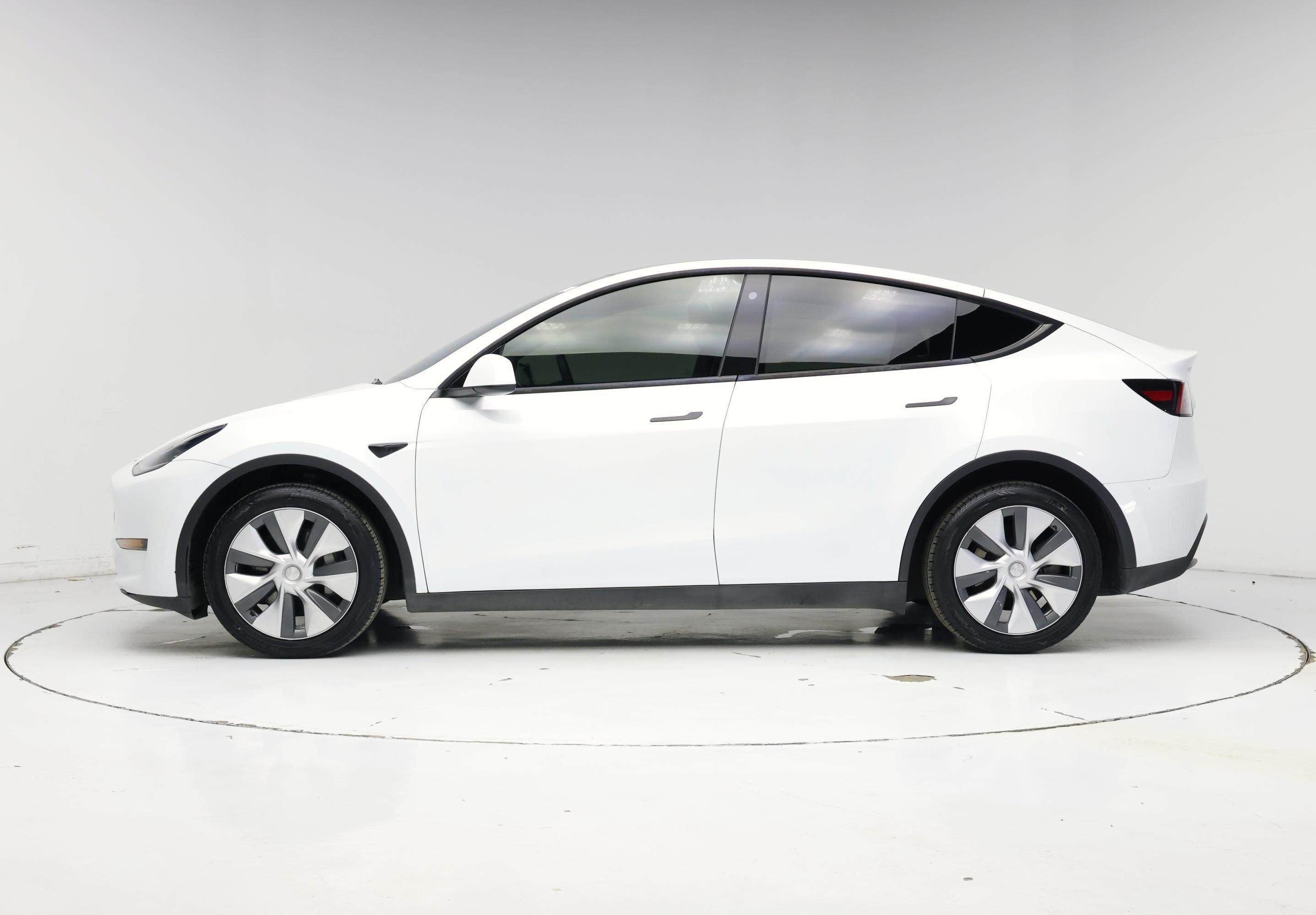 Thumbnail: 2023 Tesla Model Y - 3