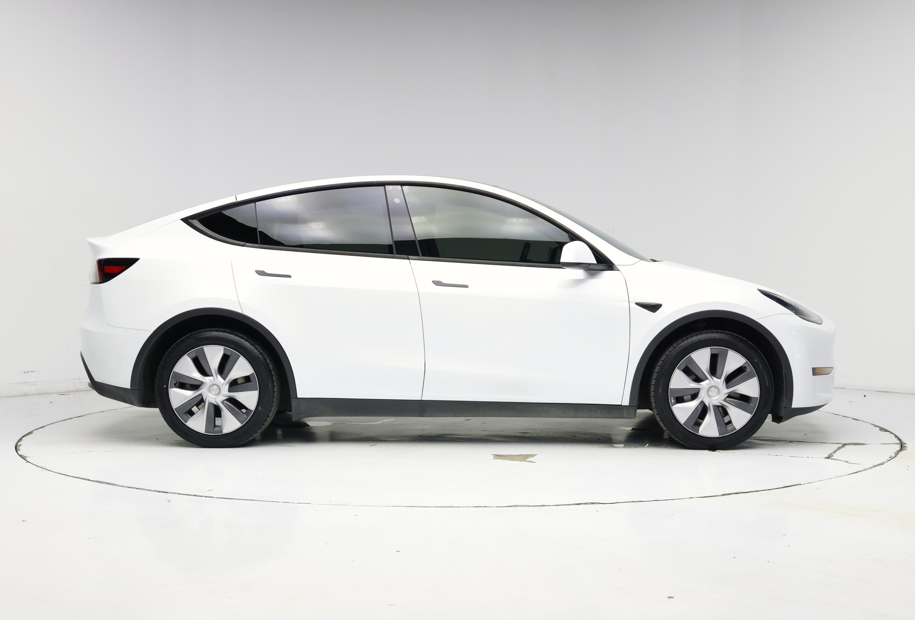 Thumbnail: 2023 Tesla Model Y - 7