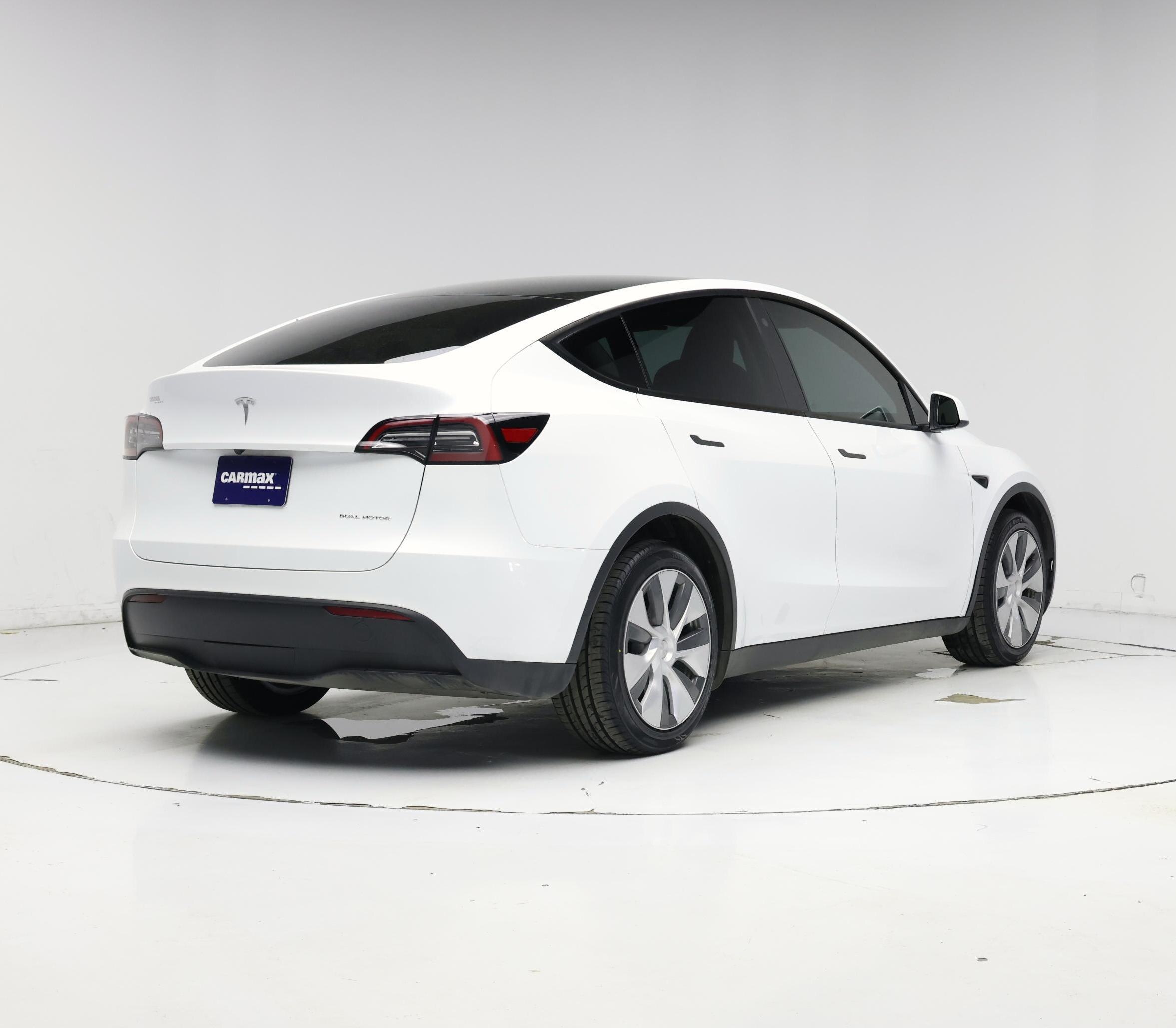 Thumbnail: 2023 Tesla Model Y - 8