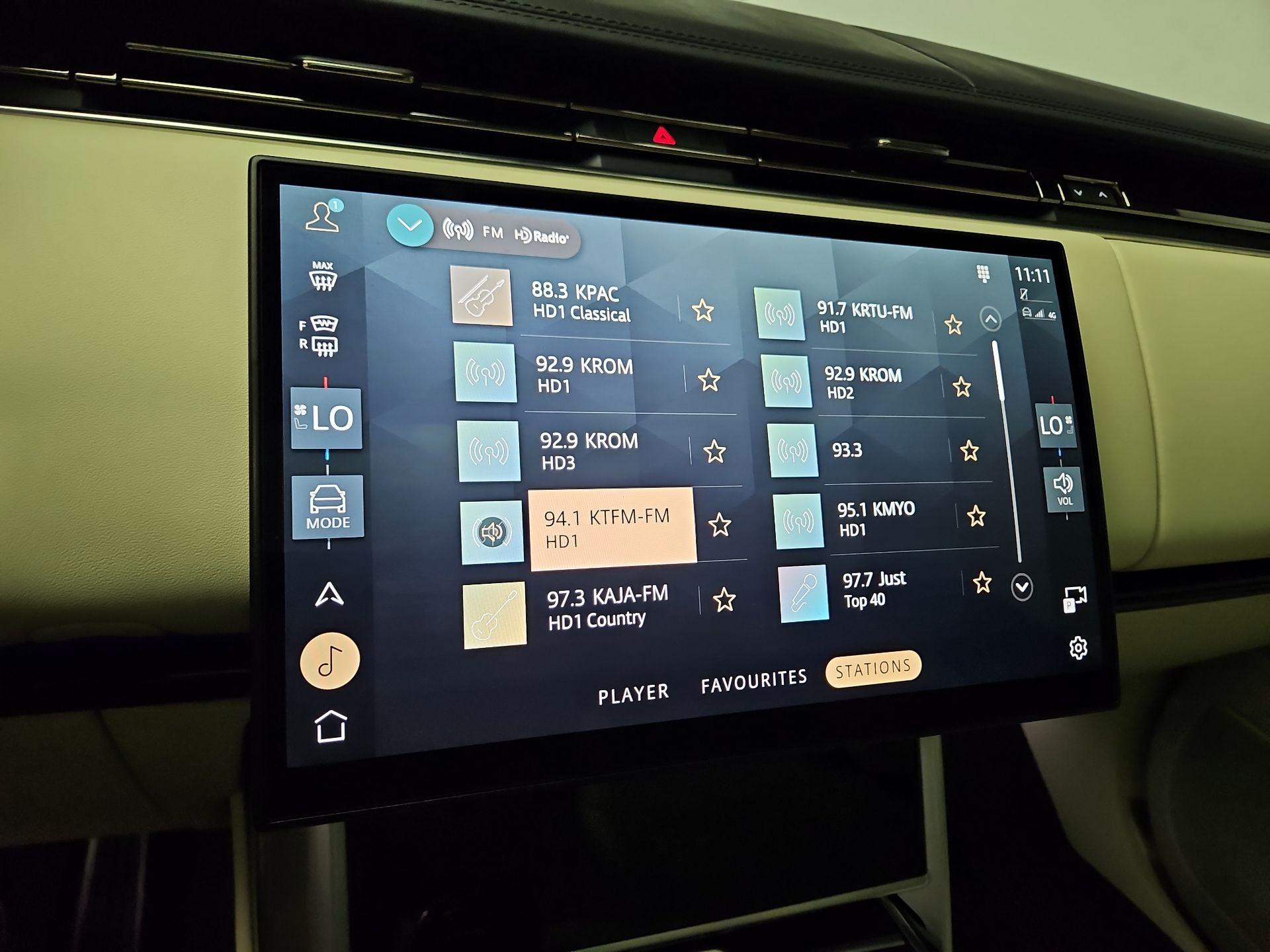 Thumbnail: 2025 Land Rover Range Rover - 16